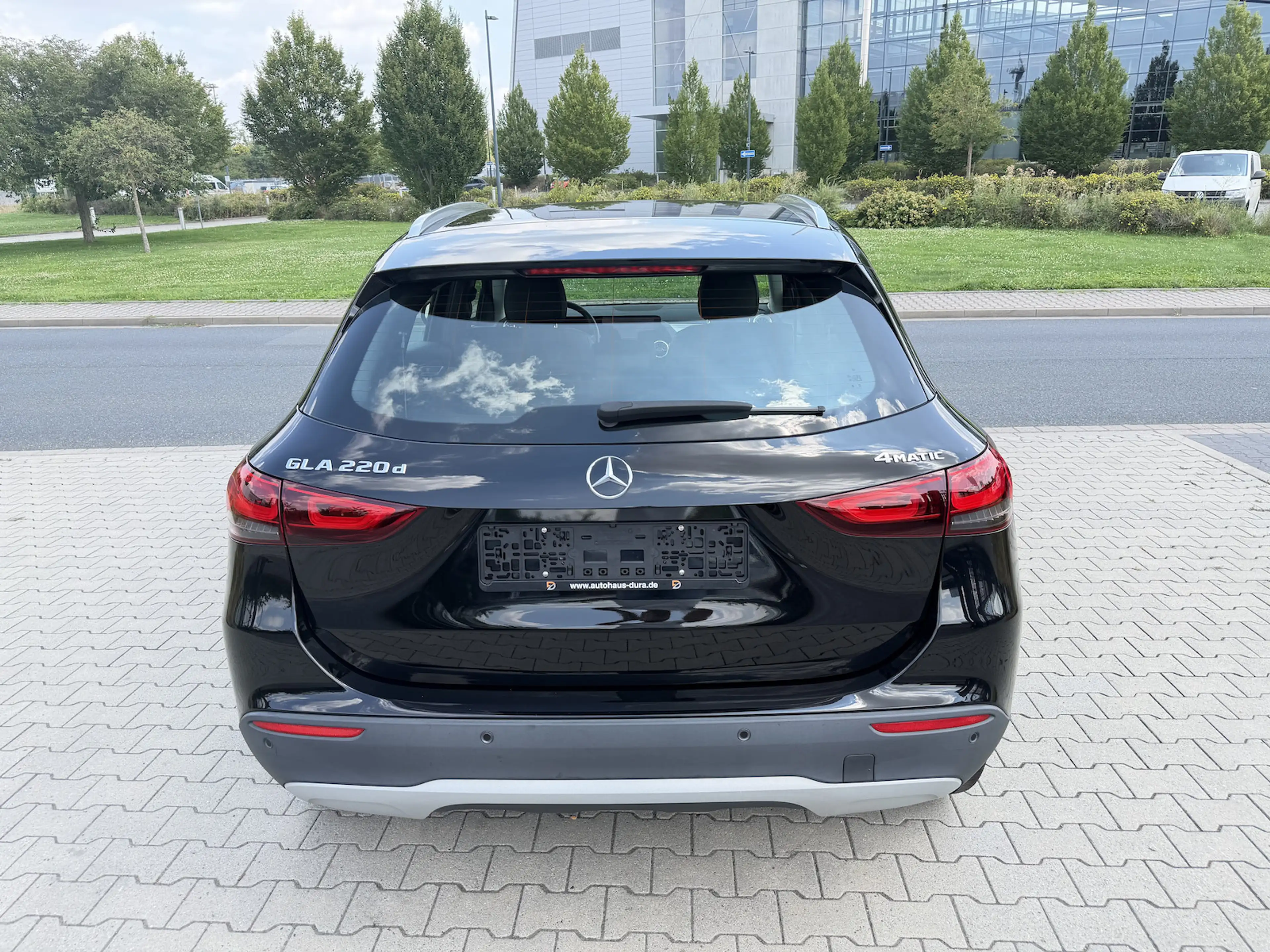 Mercedes-Benz GLA 220 d 4Matic Aut. Navi+Leder+Led+Kamera+Shz — photo 8