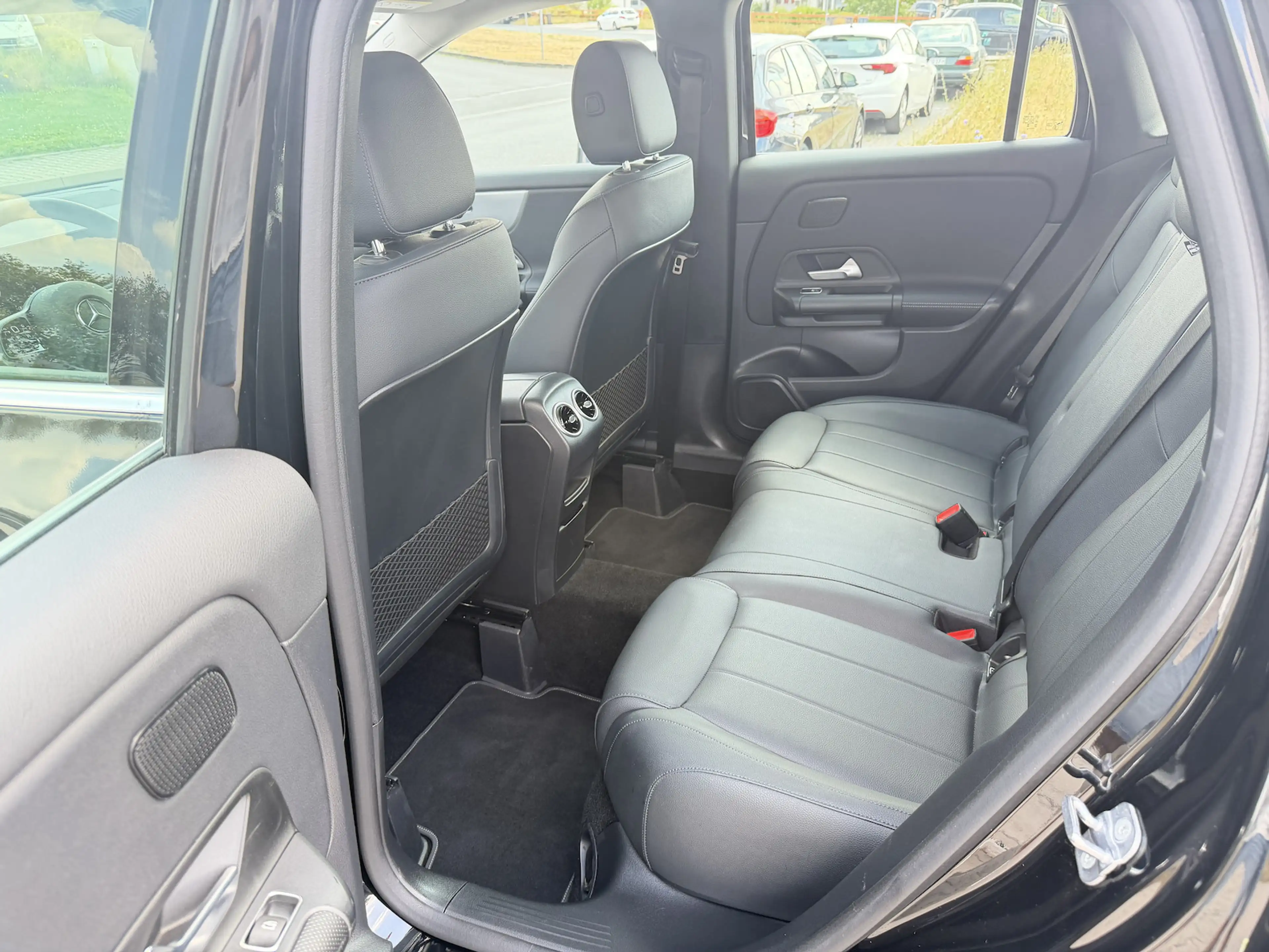Mercedes-Benz GLA 220 d 4Matic Aut. Navi+Leder+Led+Kamera+Shz — photo 10