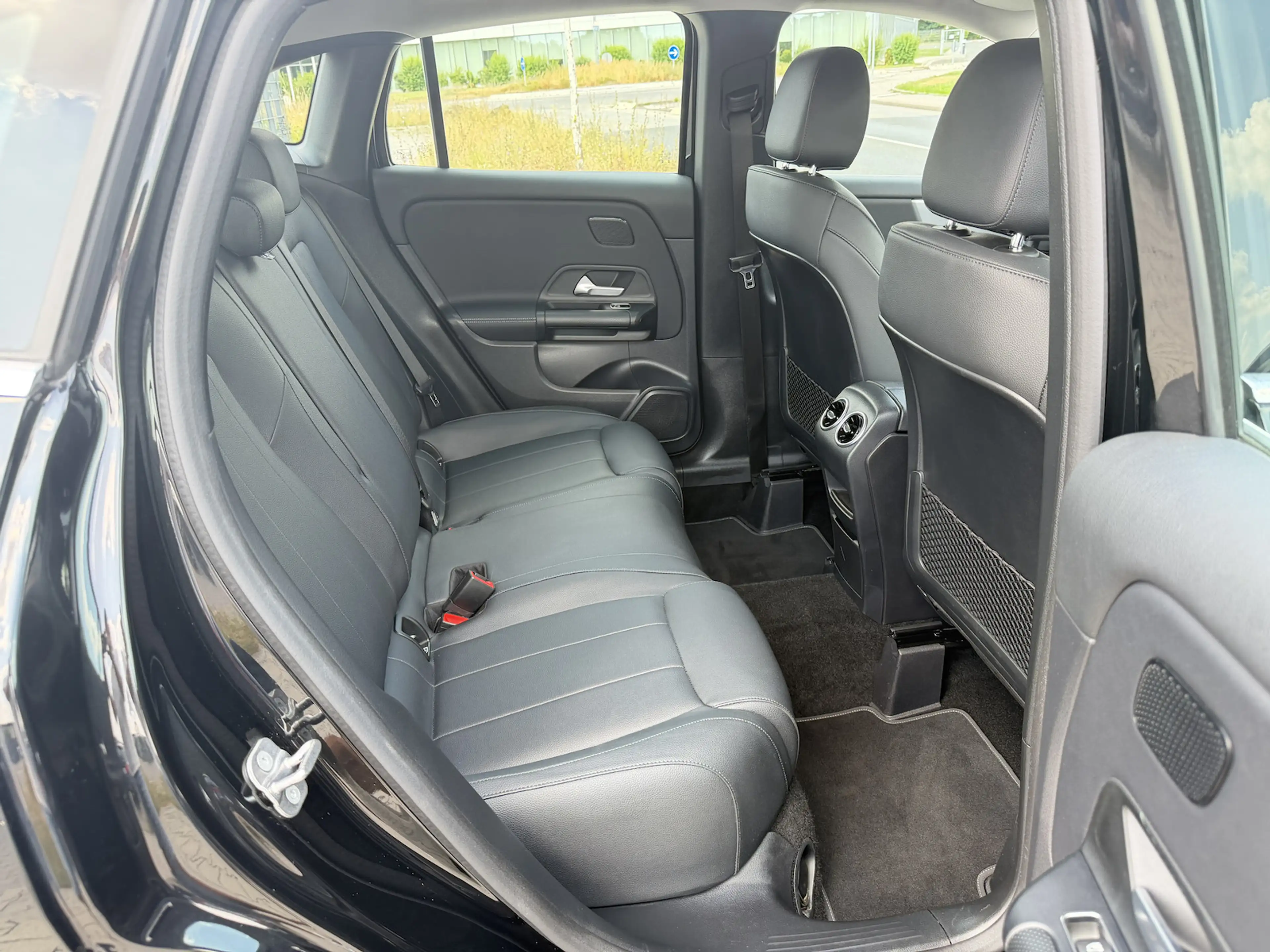 Mercedes-Benz GLA 220 d 4Matic Aut. Navi+Leder+Led+Kamera+Shz — photo 12