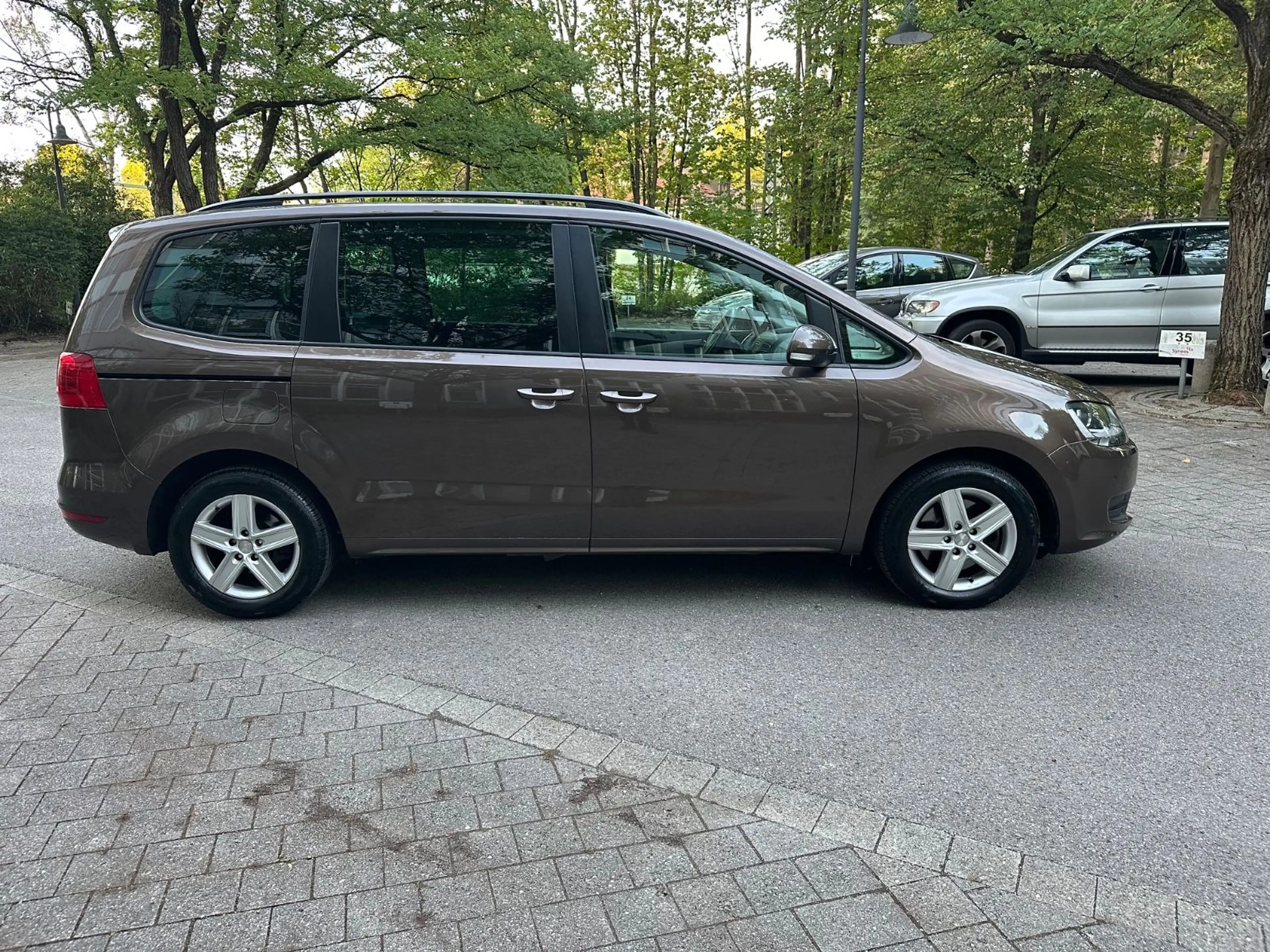 Volkswagen Sharan 2.0 TDI DSG BlueMotion Technology MATCH — photo 9