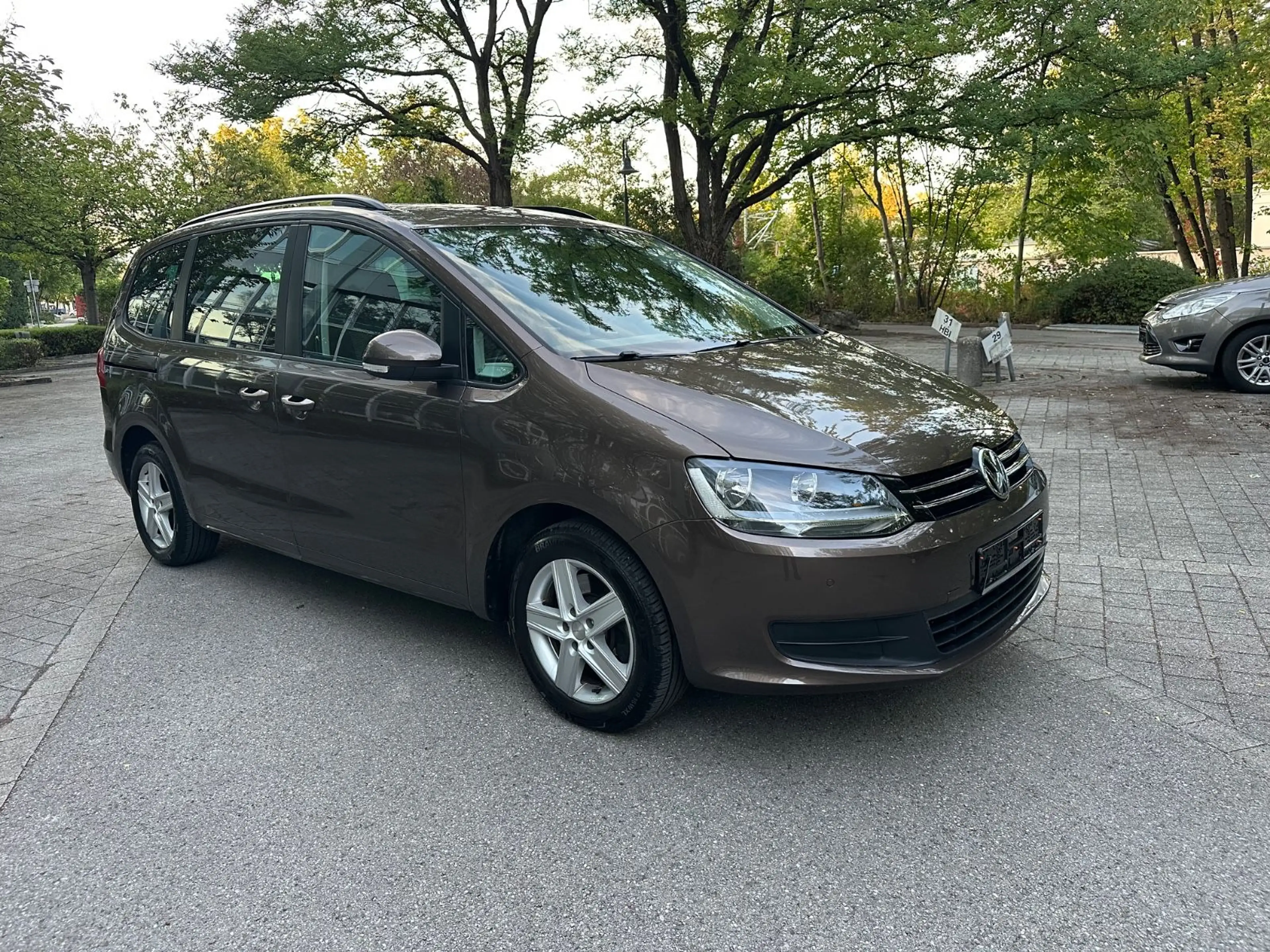 Volkswagen Sharan 2.0 TDI DSG BlueMotion Technology MATCH — photo 13
