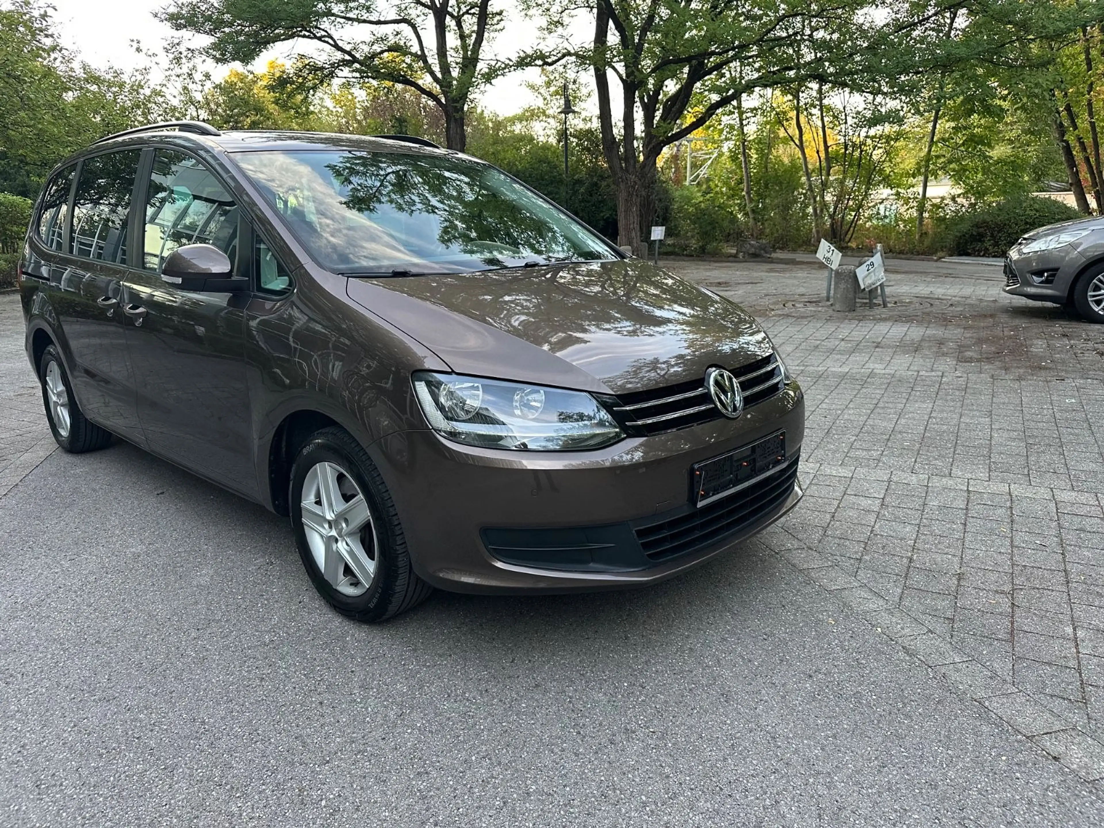 Volkswagen Sharan 2.0 TDI DSG BlueMotion Technology MATCH — photo 10