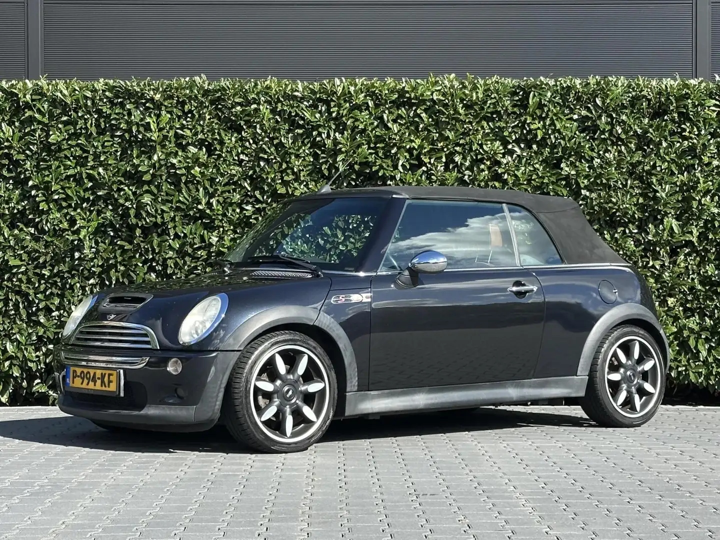 MINI Cooper S Cabrio 1.6 SIDEWALK, NAVI, CRUISE, LEDER, AIRCO, STOELVER Zwart - 1