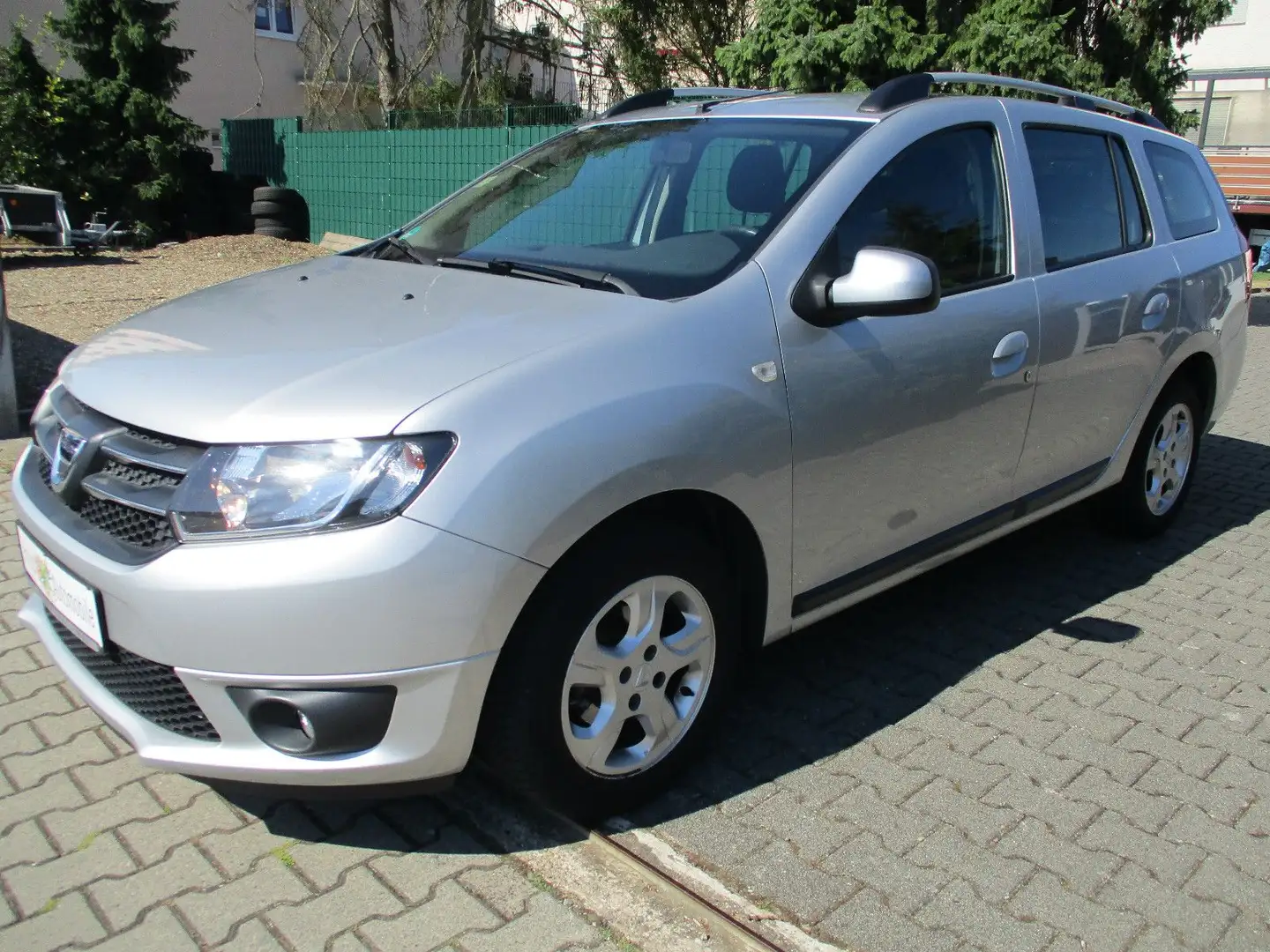 Dacia Logan MCV II Kombi Prestige*Navi*Klima*AHK*1.Hd. Argent - 2