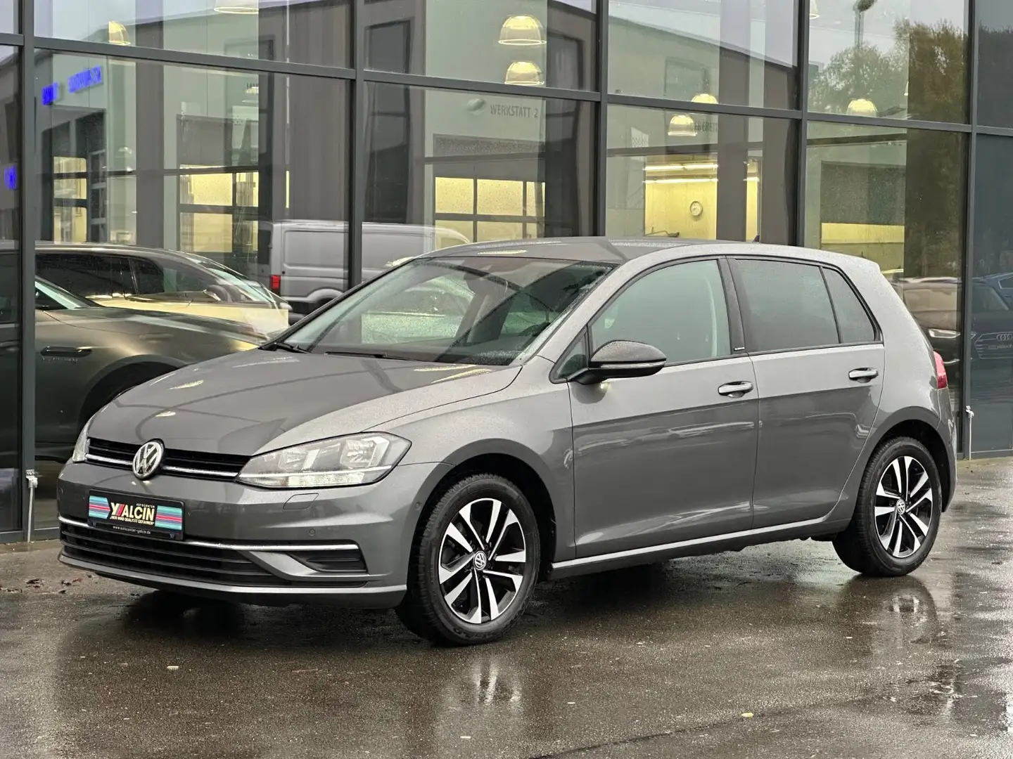 Volkswagen Golf 1.0 TSI OPF IQ.DRIVE 2.HA/DYNAUDIO/NAV/LM Grau - 2