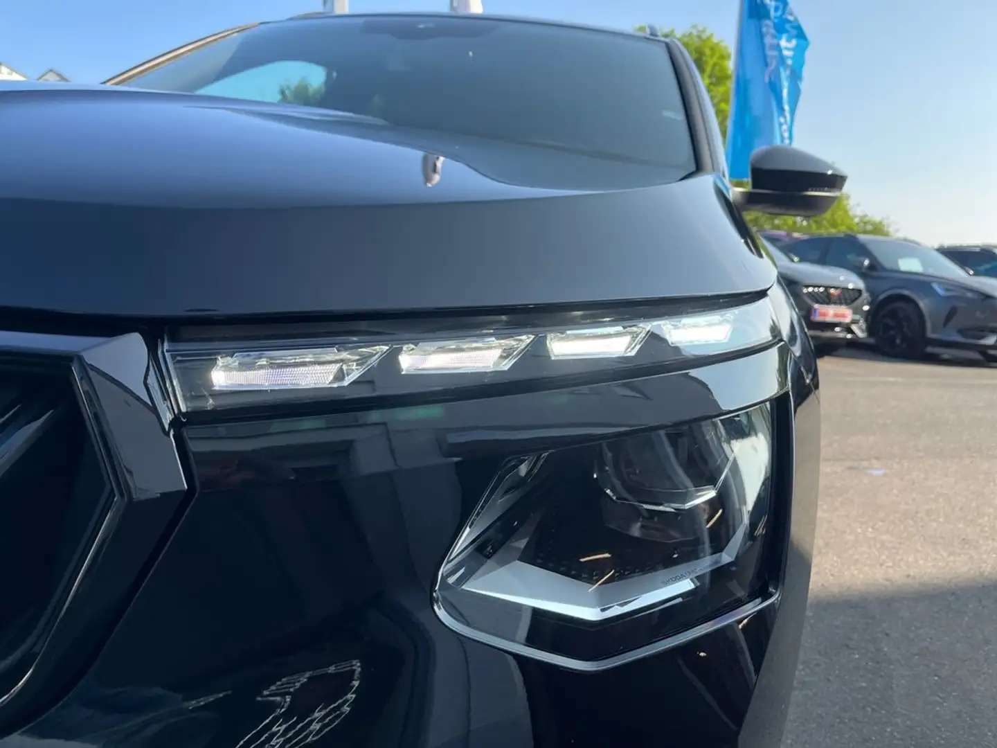 Skoda Kamiq 1,0 TSI Monte Carlo DSG Schwarz - 2