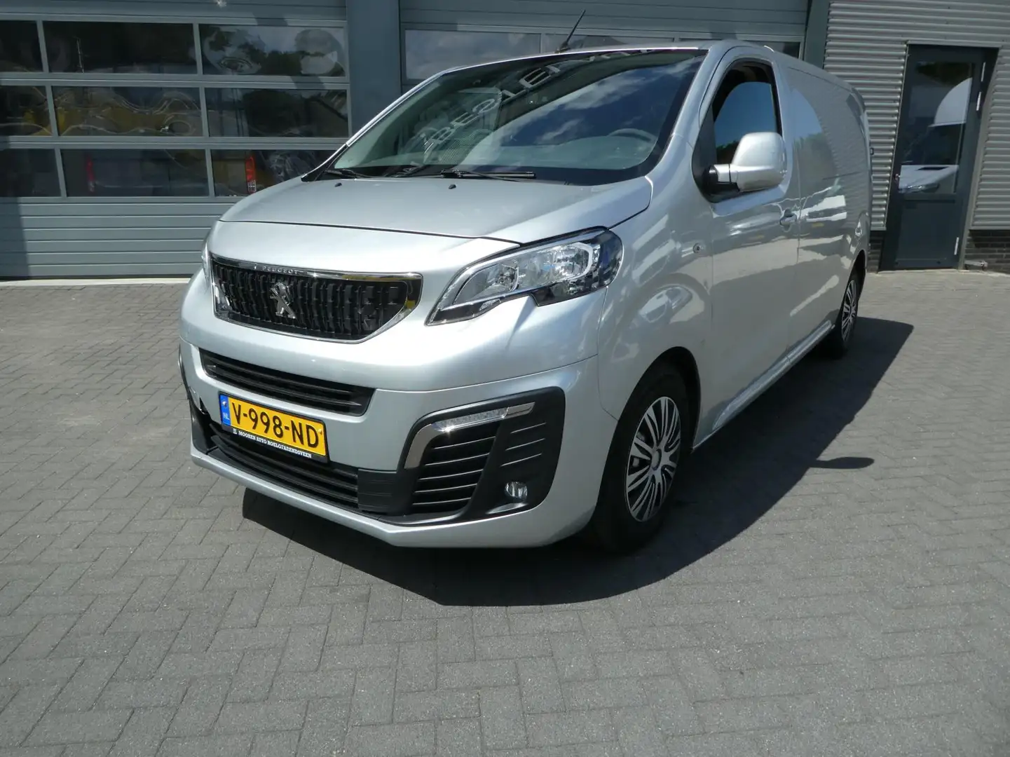 Peugeot Expert 226S 1.6 BlueHDI 115 Premium airco navigatie Grijs - 2