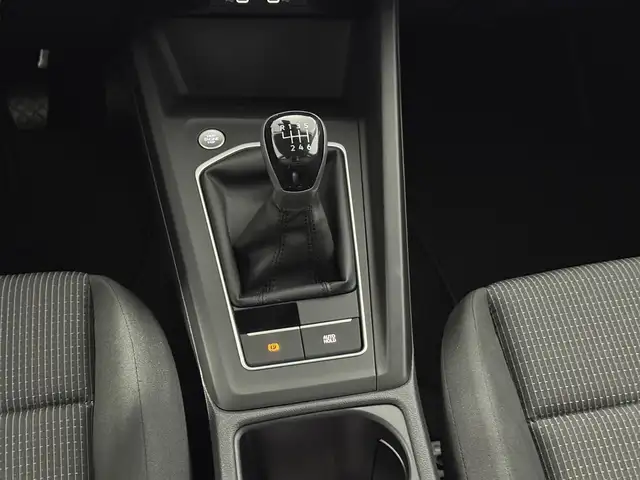 Volkswagen Golf view 12