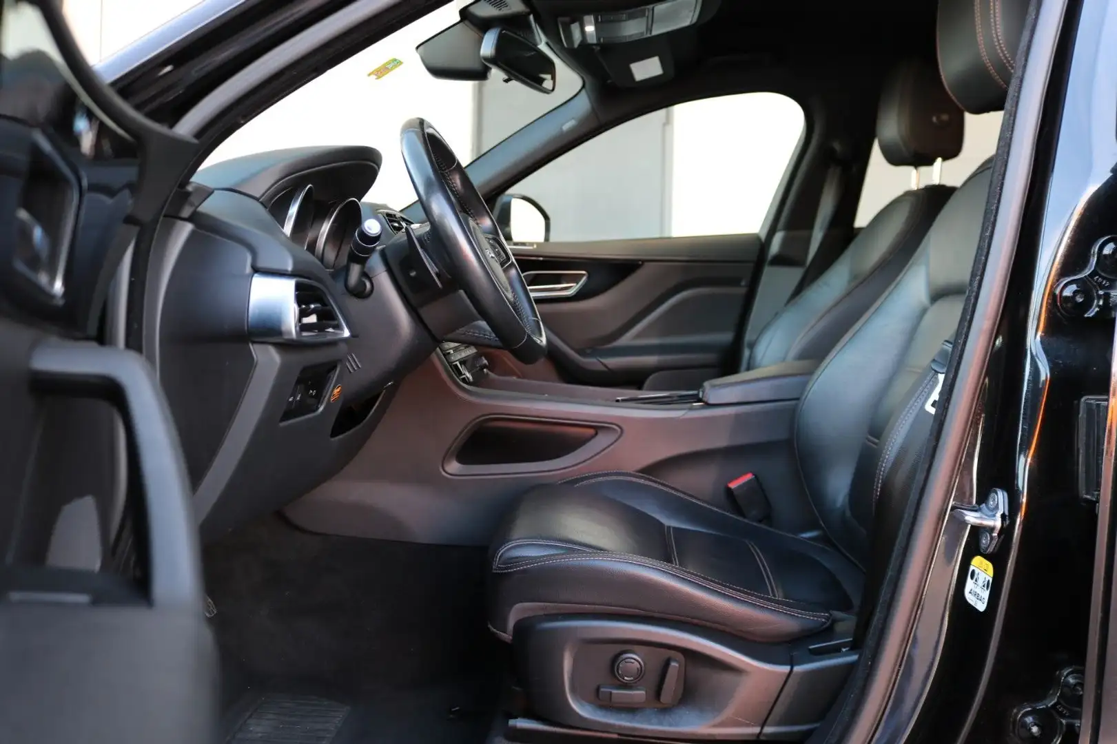 Jaguar F-Pace F-PACE 25d Prestige*Nur für Gewerbe oder Export* Noir - 2