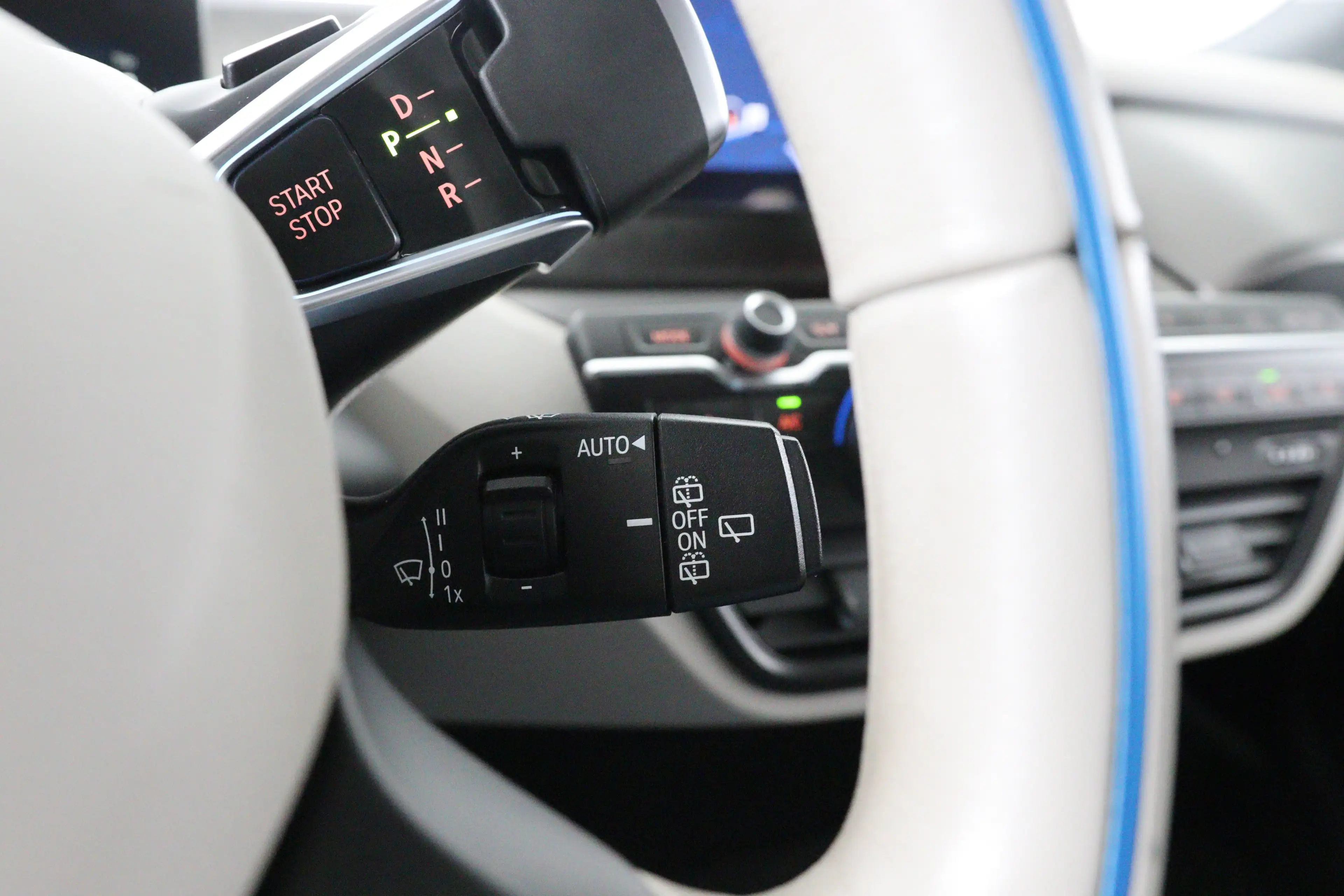BMW i3 Basis iPerformance 94Ah 33 kWh | Dealer Onderhoud — photo 31