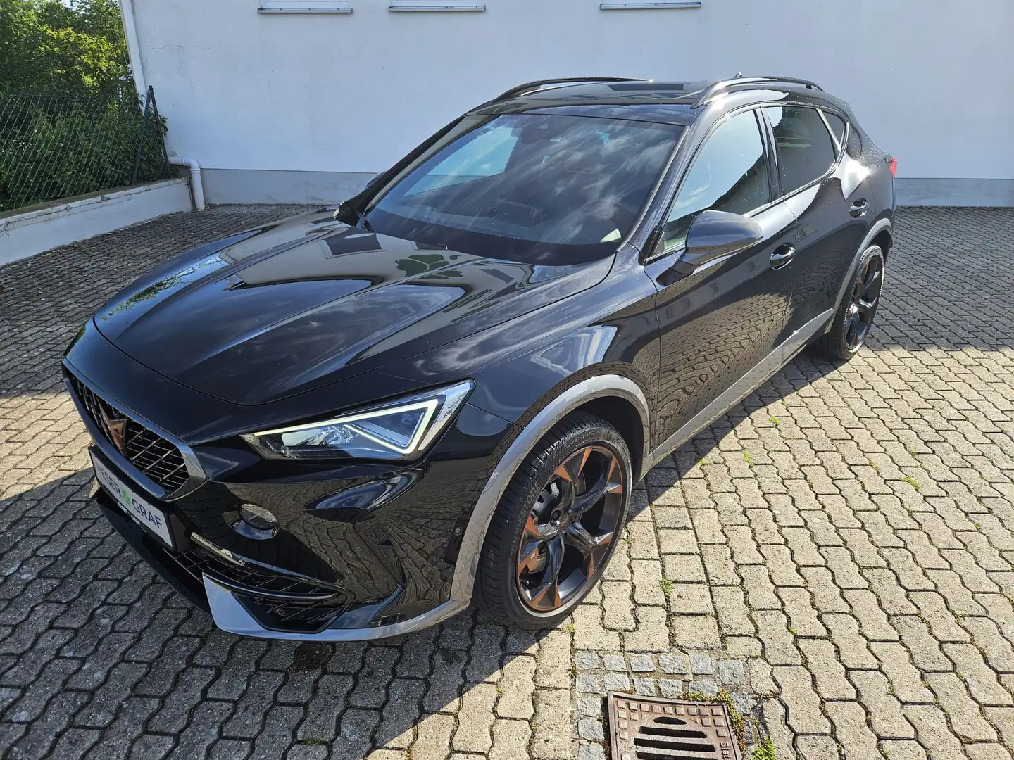 CUPRA Formentor VZ 2.0 TSI DSG AHK BREMBO LEDER PANO Schwarz - 2