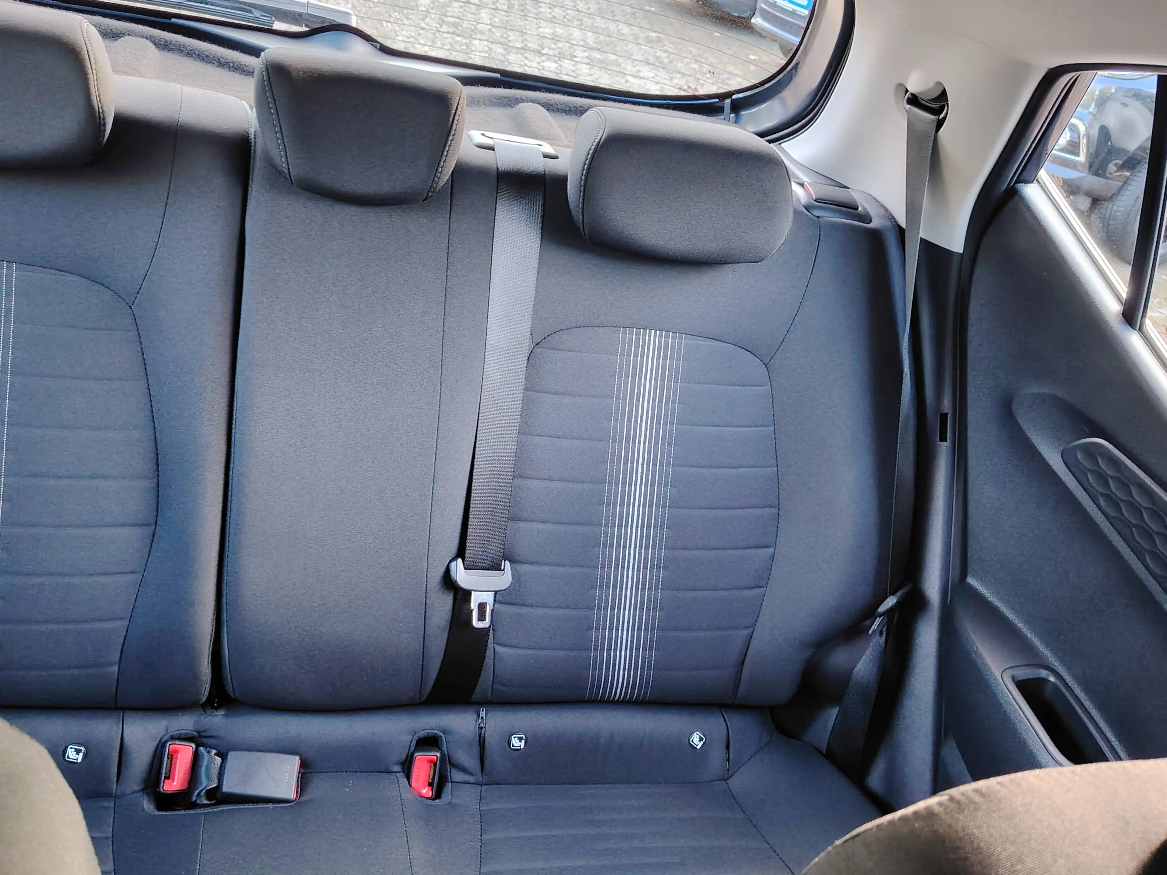 Hyundai i10 Trend — photo 9