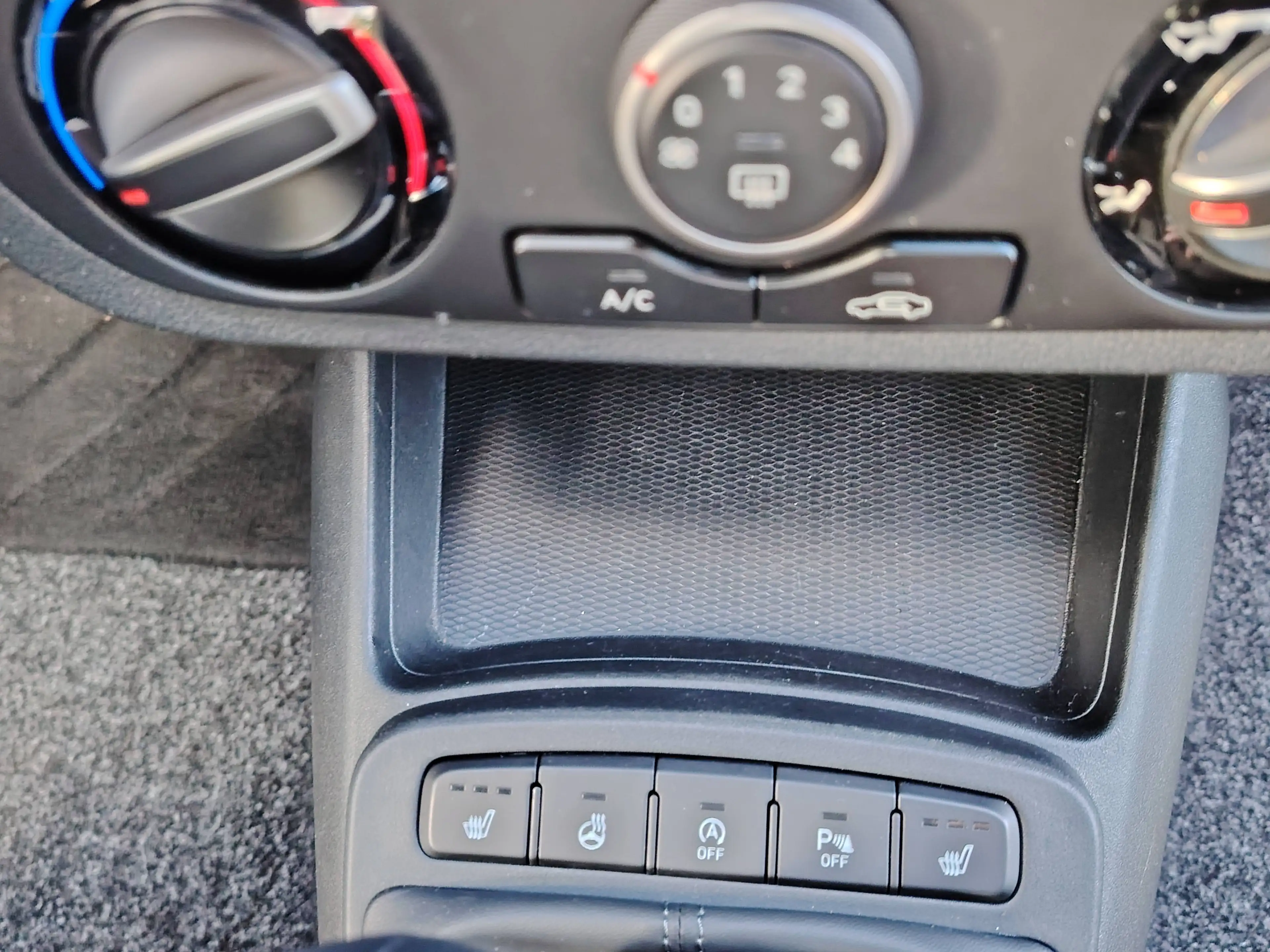 Hyundai i10 Trend — photo 12