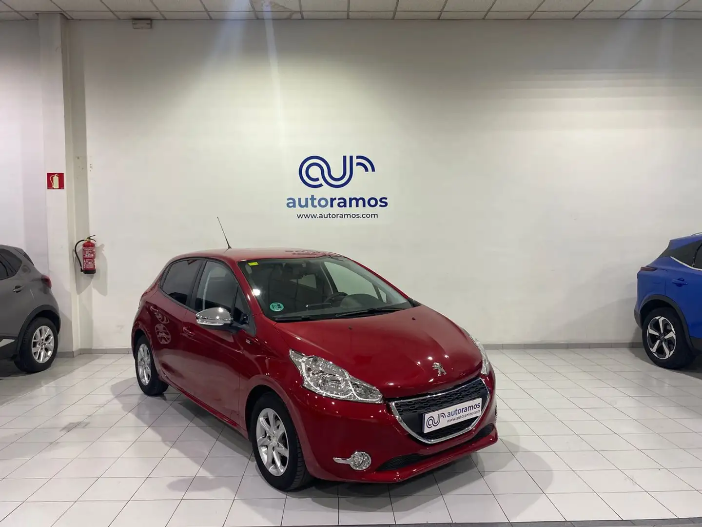 Peugeot 208 1.2 PureTech Style 82 Rouge - 1