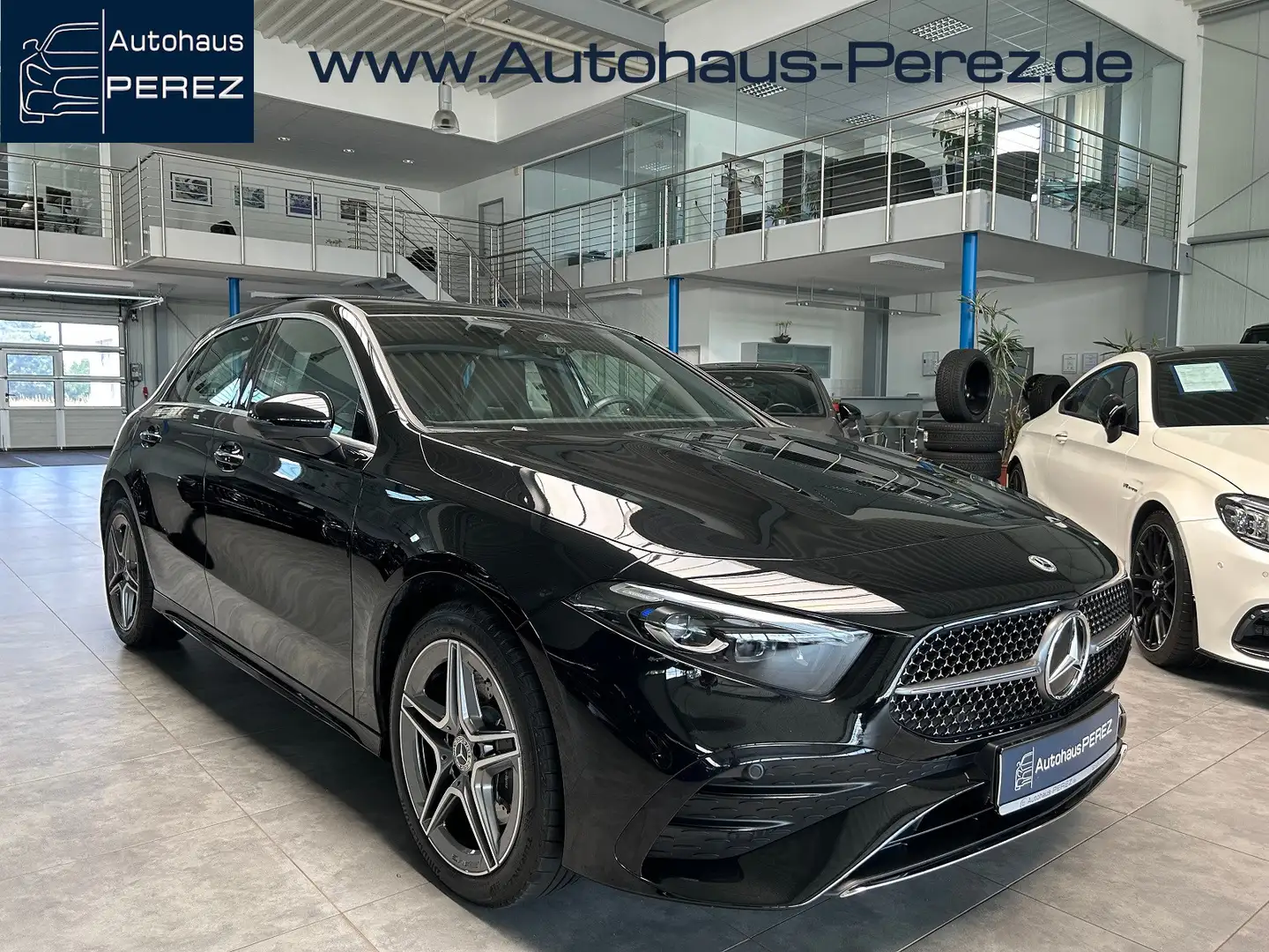 Mercedes-Benz A 250 e AMG PREMIUM PLUS-DISTRONIC-PANO-KEYLESS Negro - 1