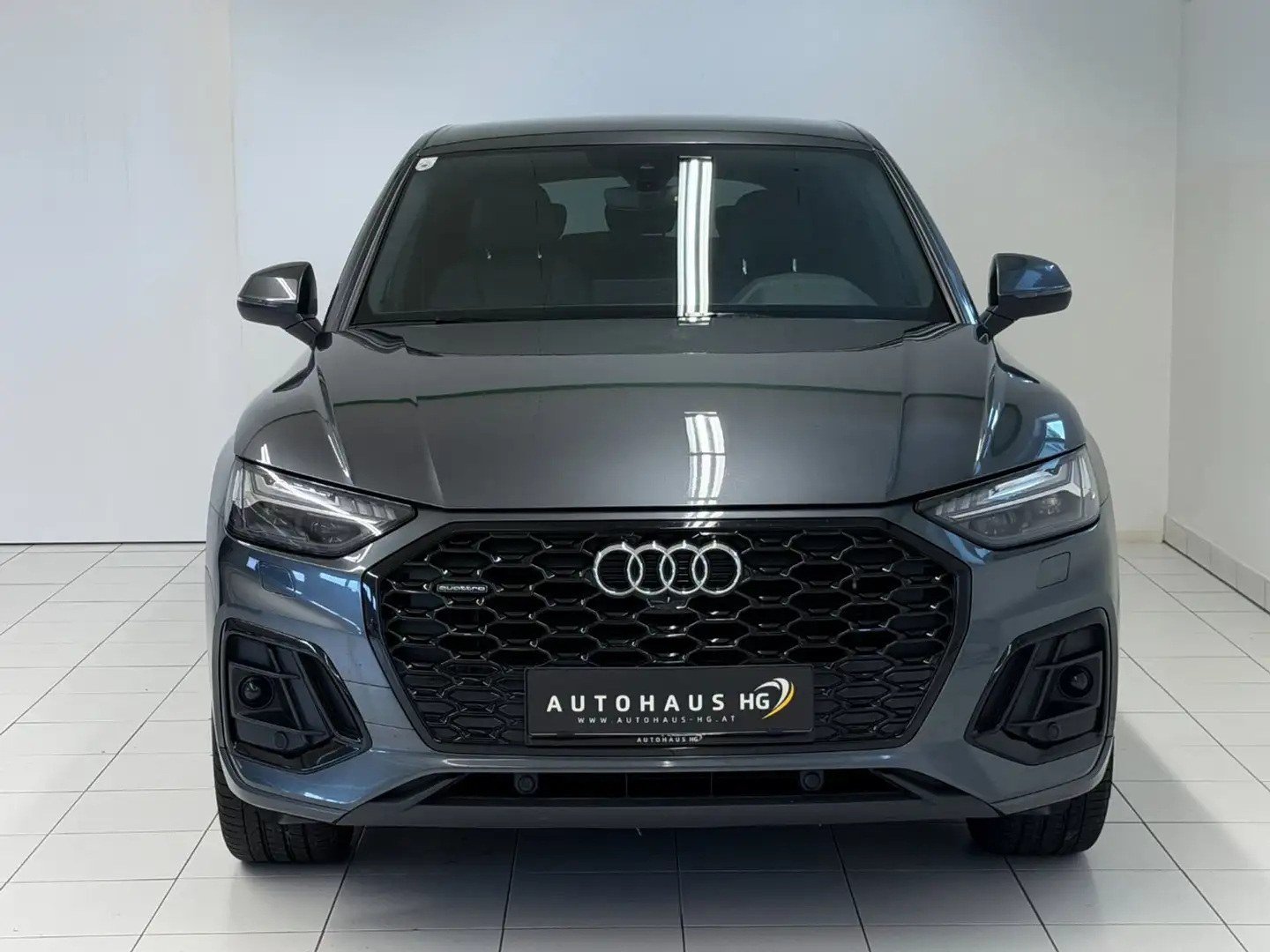 Audi Q5 40 Sportback 2.0 TDI quattro S line*AHK*MATRIX* Grau - 2