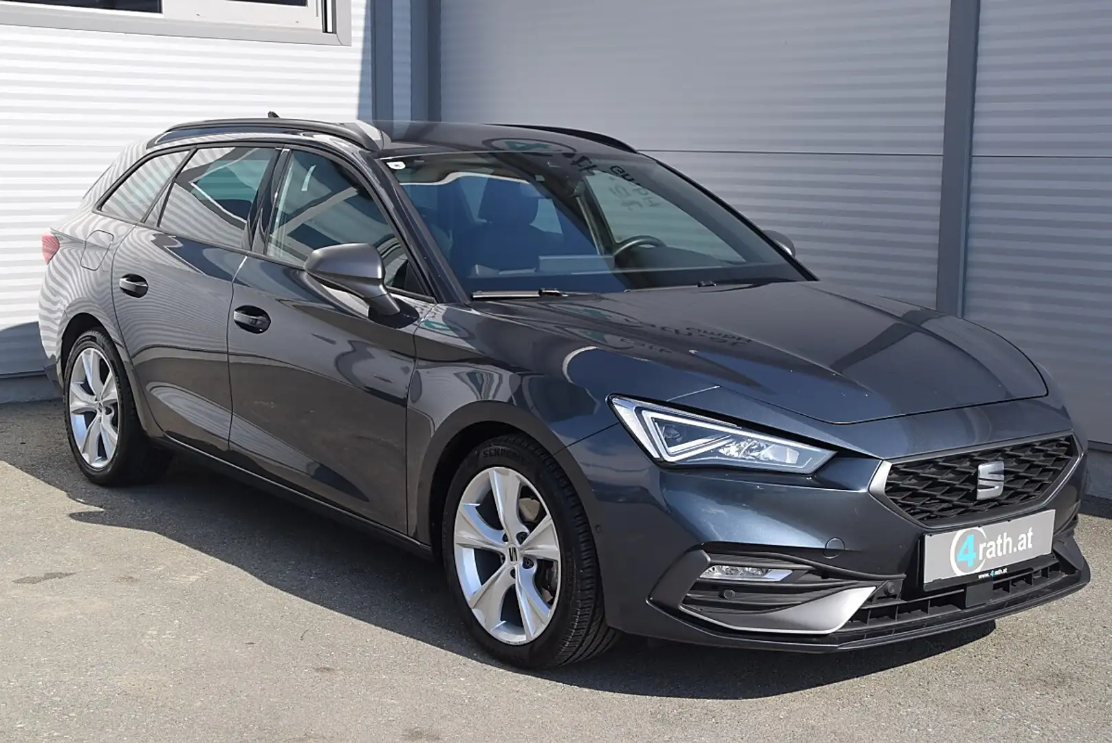 SEAT Leon SP 1,0 eTSI ACT FR DSG ACC/LED//RFK Grau - 2