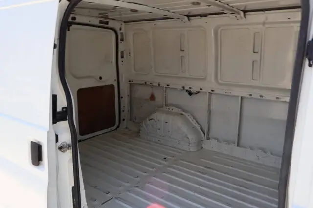 Ford Transit view 12