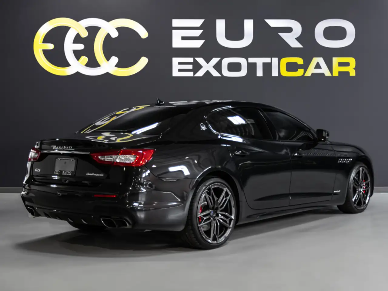 Maserati Quattroporte снимка Maserati Quattroporte