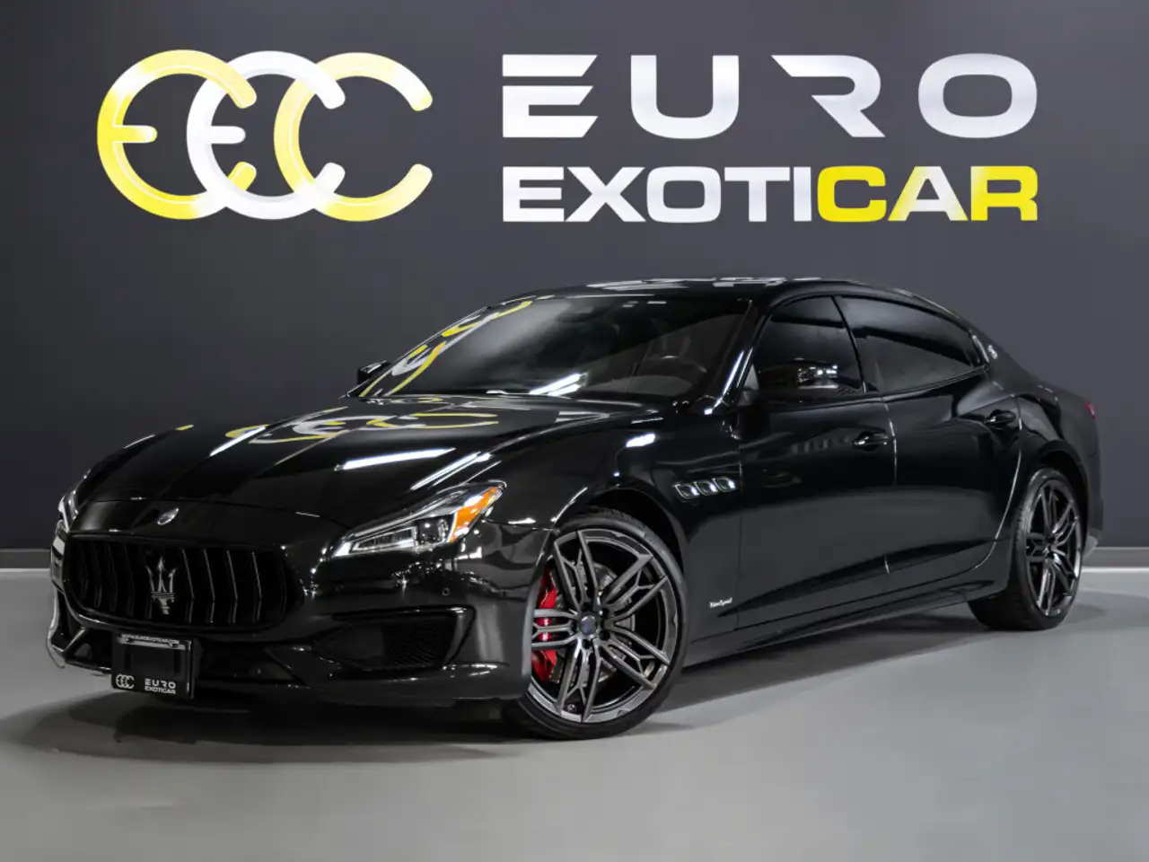 Maserati Quattroporte снимка Maserati Quattroporte