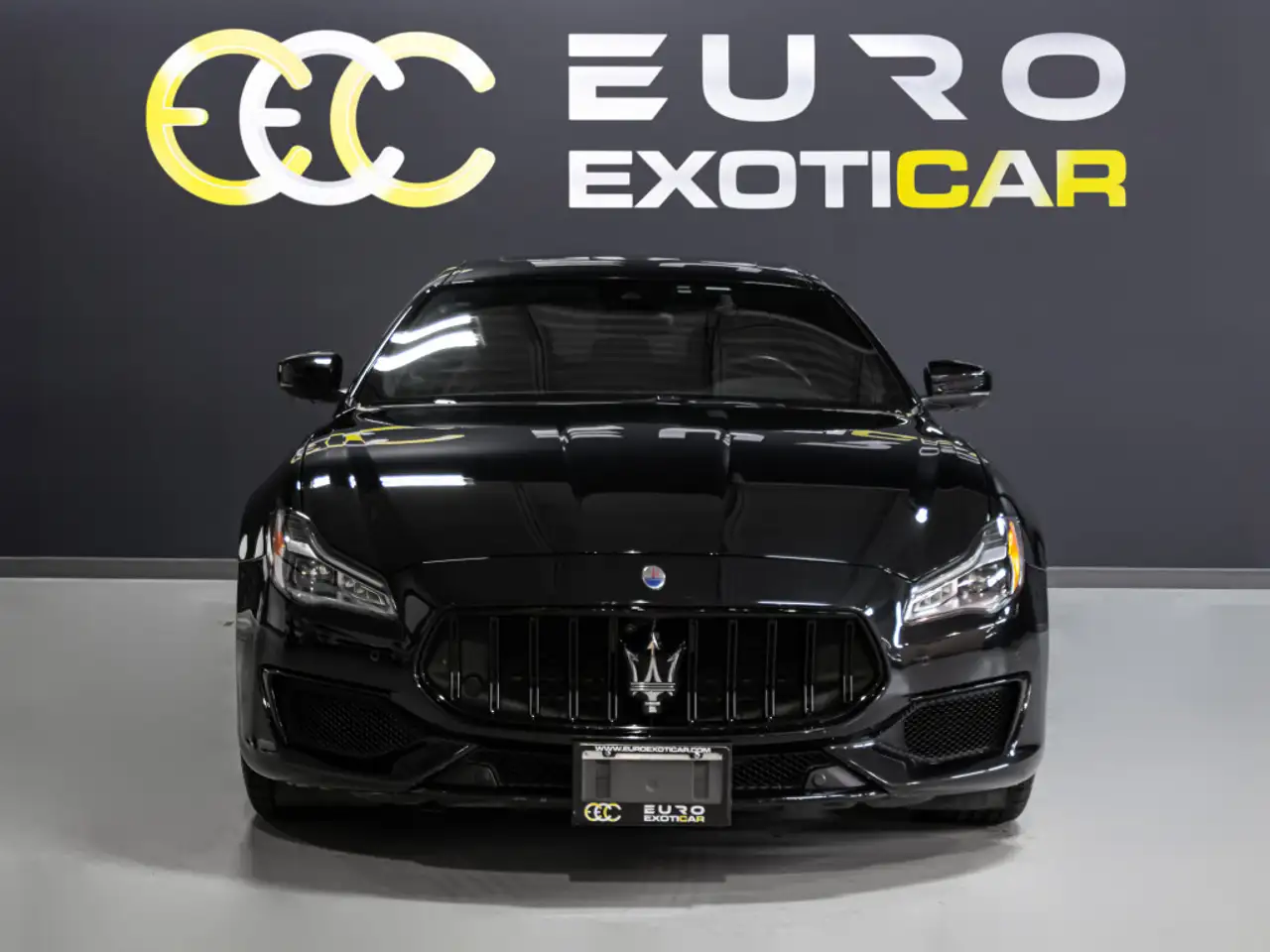 Maserati Quattroporte снимка Maserati Quattroporte