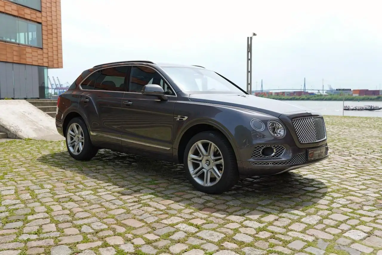 Bentley Bentayga V8 – Foto 4