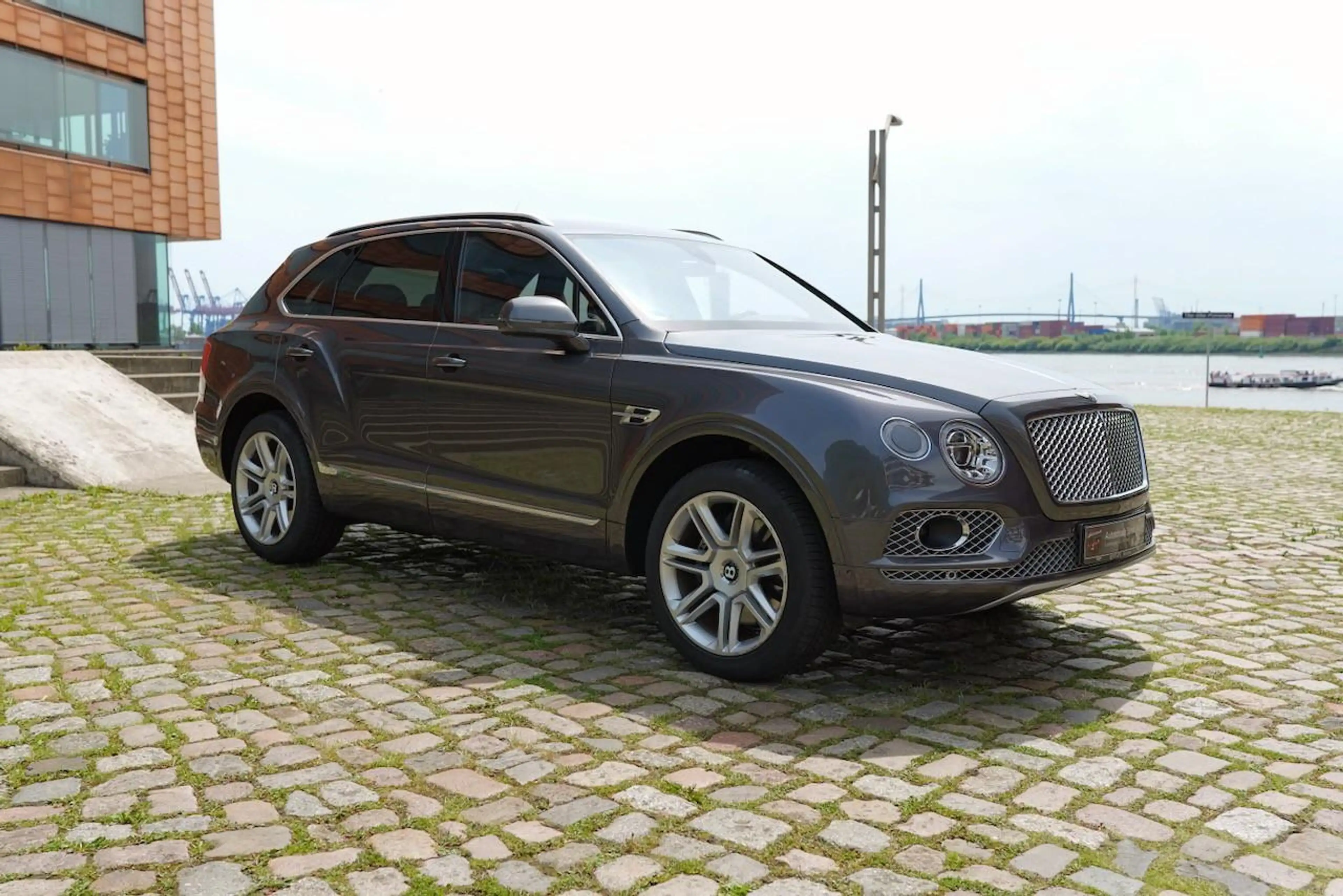 Bentley Bentayga 4.0 V8 Mulliner Driving Specification — photo 4
