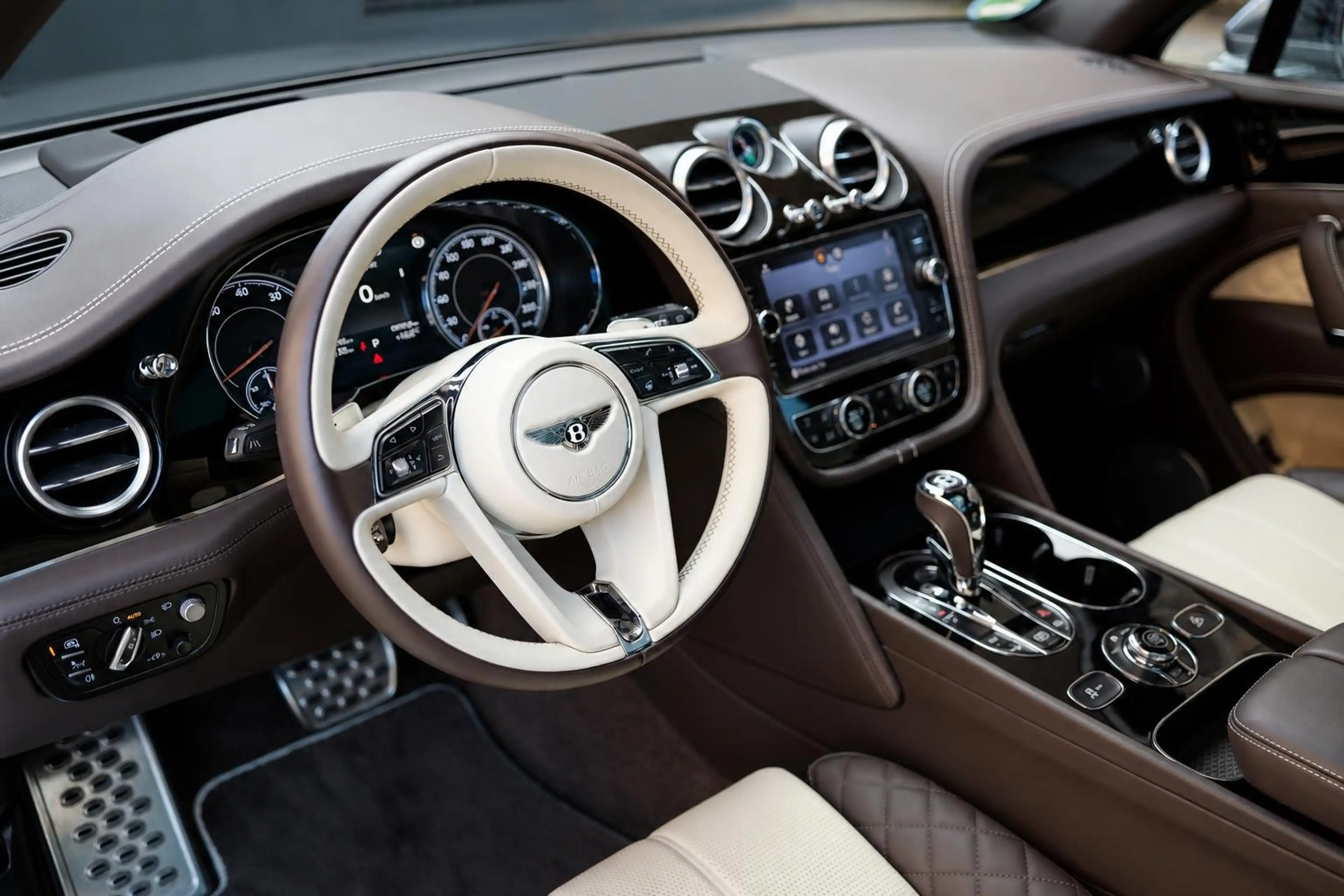 Bentley Bentayga 4.0 V8 Mulliner Driving Specification — photo 9