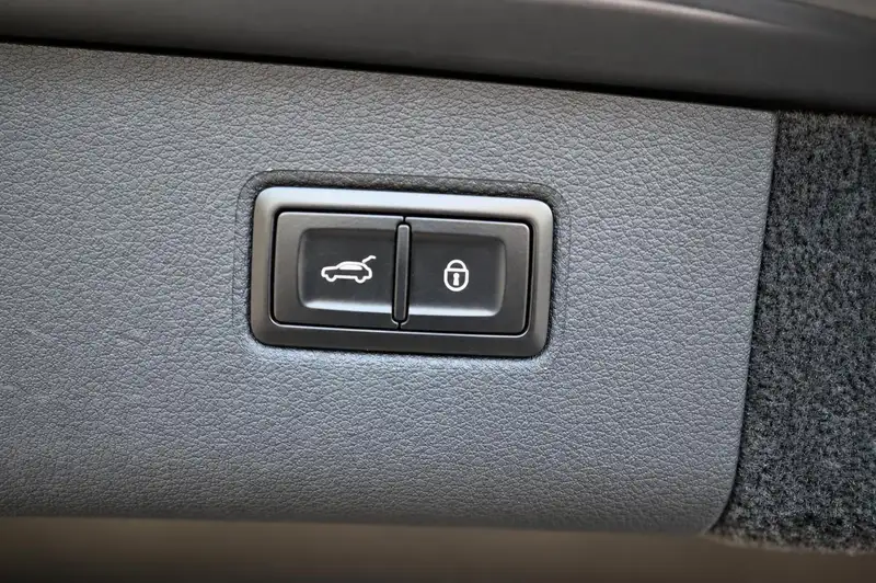 Bentley Bentayga V8 – Foto 10