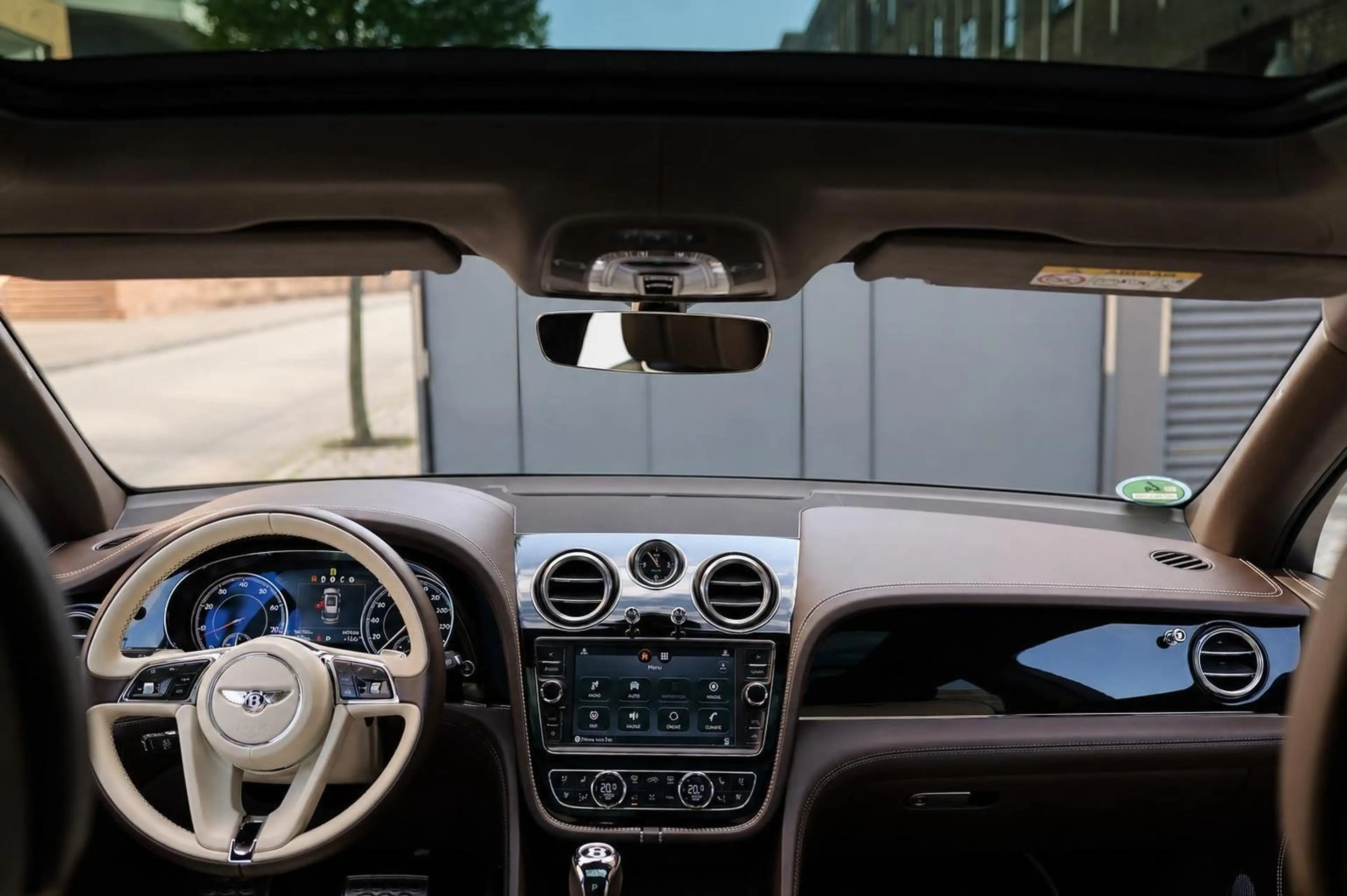 Bentley Bentayga 4.0 V8 Mulliner Driving Specification — photo 8