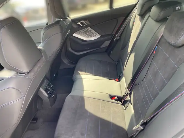 BMW 1 Series view 11