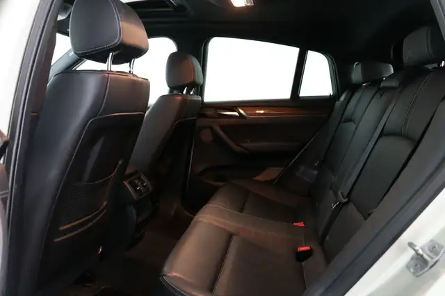 BMW X4 view 15