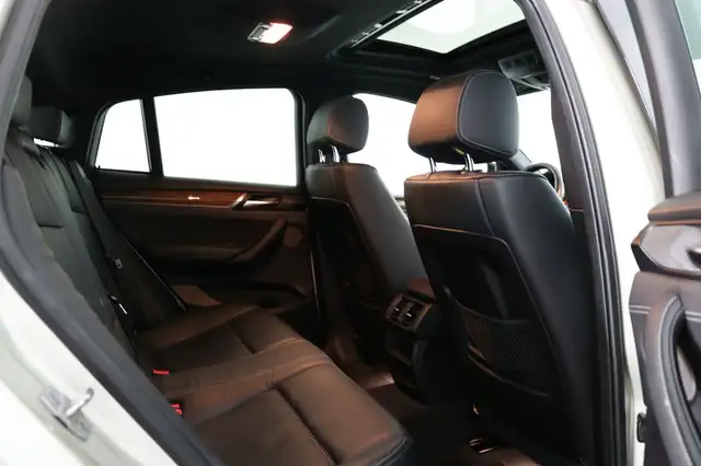 BMW X4 view 14