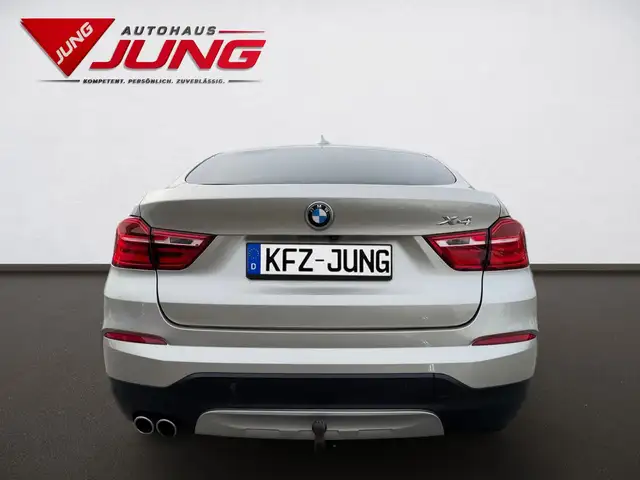 BMW X4 view 5