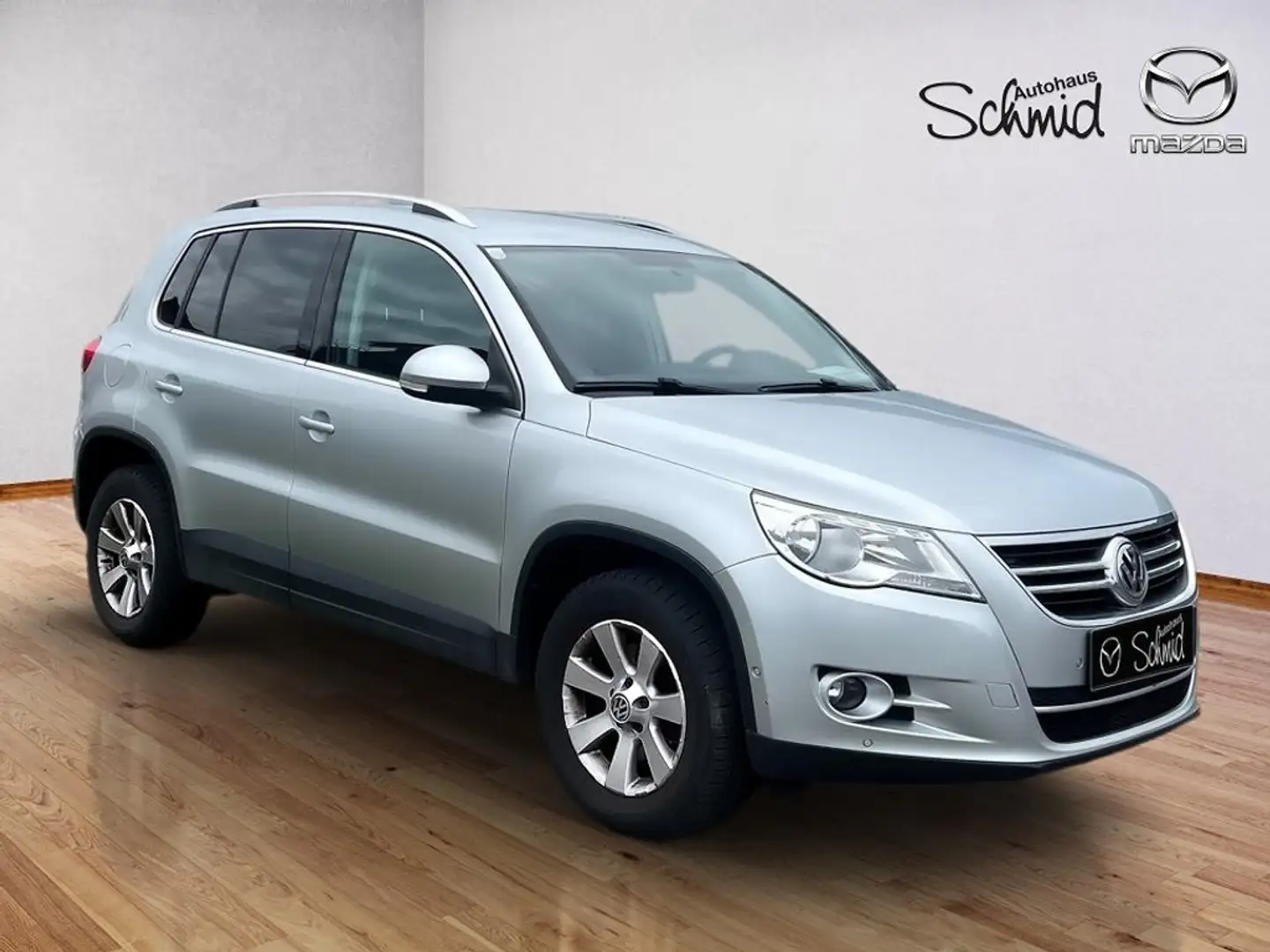 Volkswagen Tiguan 2,0 TDI Sport&Style BMT DPF Zilver - 2