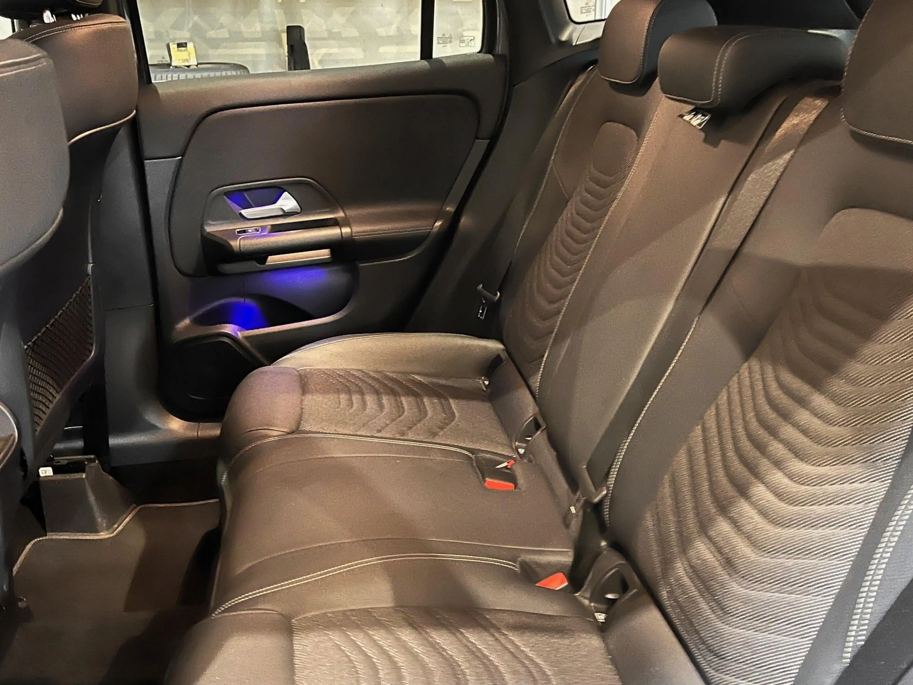 Mercedes-Benz GLA 180 met trekhaak — photo 10