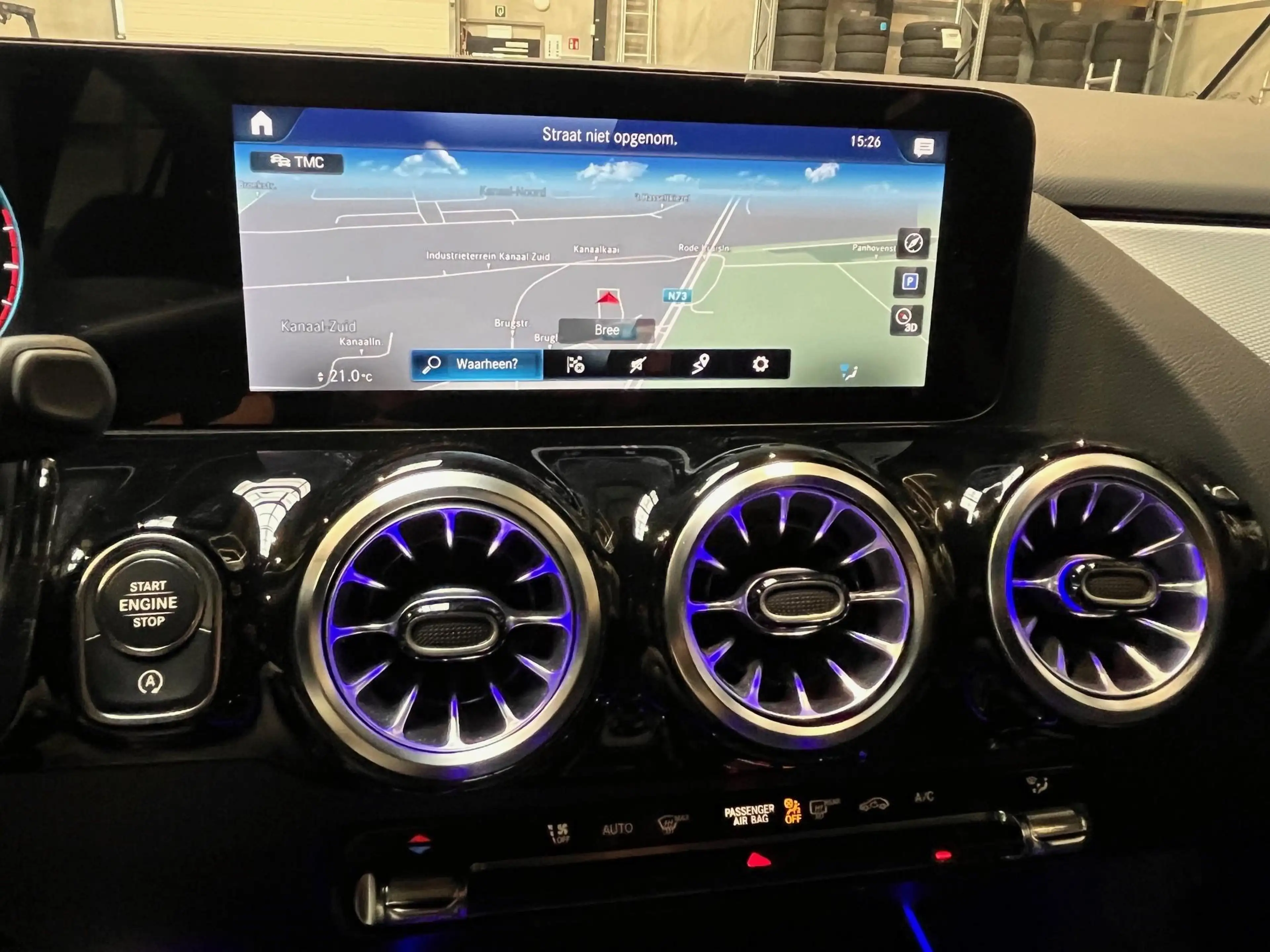 Mercedes-Benz GLA 180 met trekhaak — photo 12