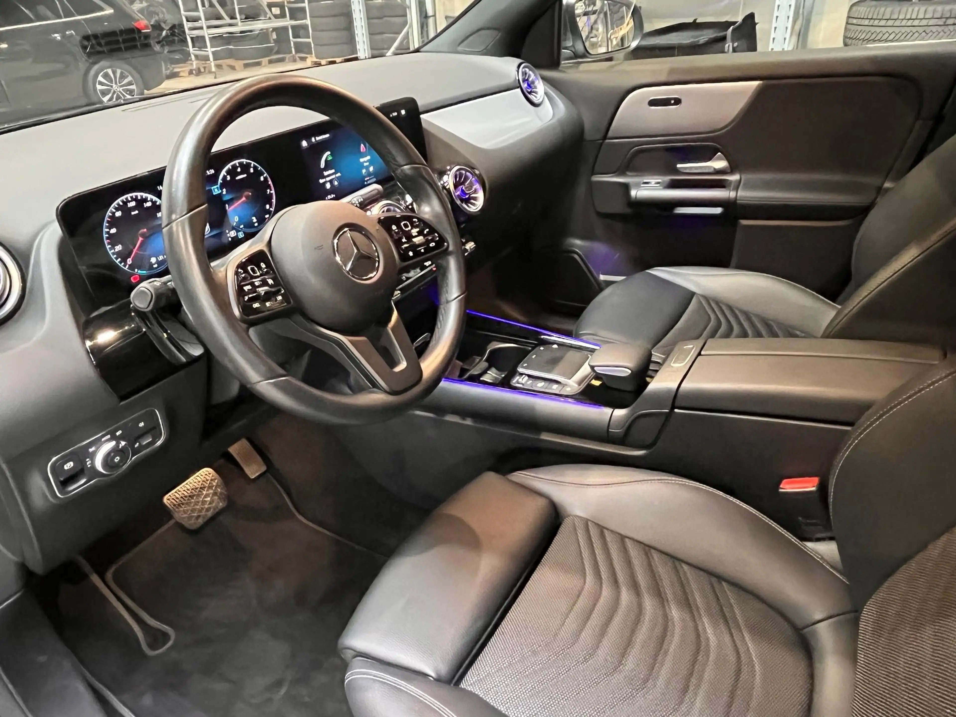 Mercedes-Benz GLA 180 met trekhaak — photo 8