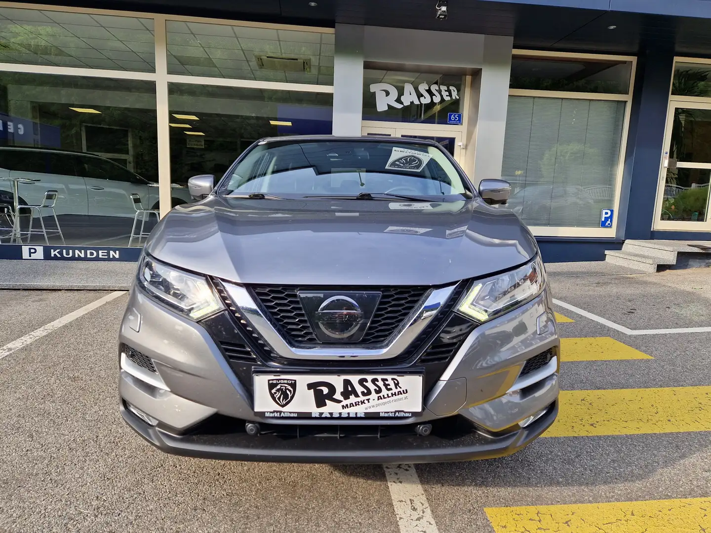 Nissan Qashqai 1,2 DIG-T Tekna+ Grau - 1