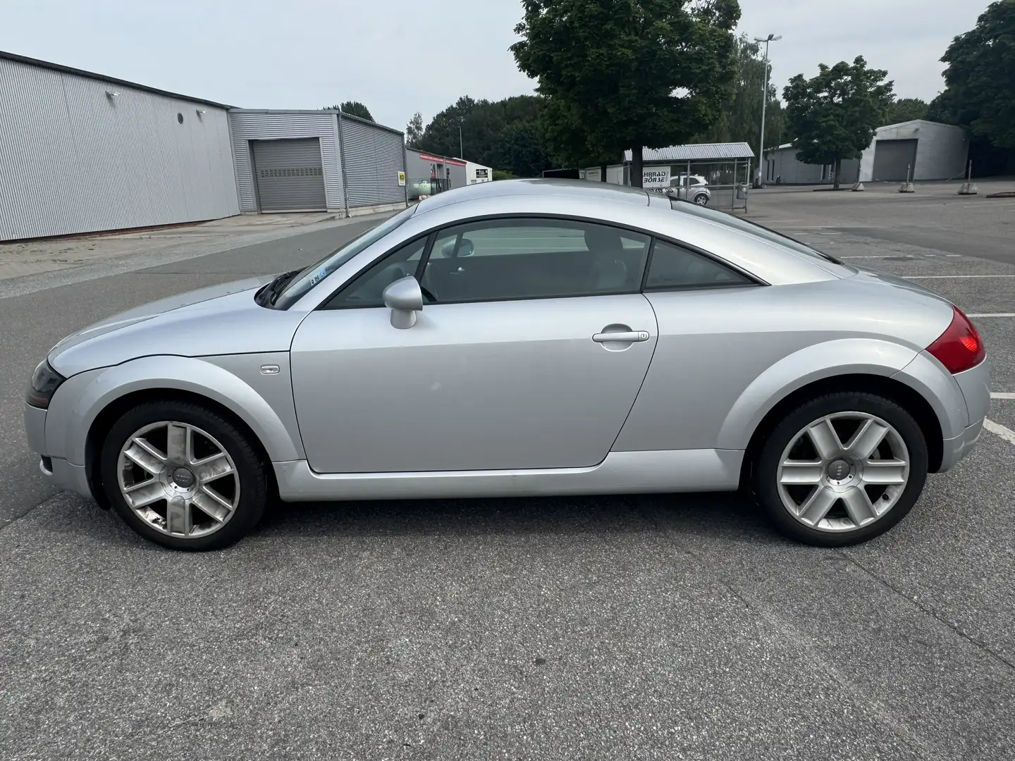 Audi TT Coupe 1.8 T quattro APX Erstbesitz, kein Spoiler! Silber - 2
