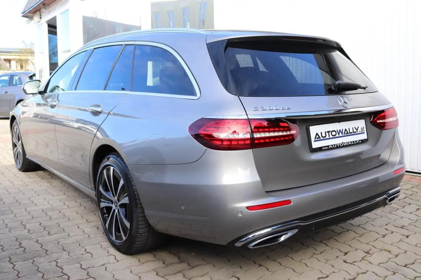 Mercedes-Benz E 300 E 300 de PHEV T Austria Edition Aut. Grau - 2