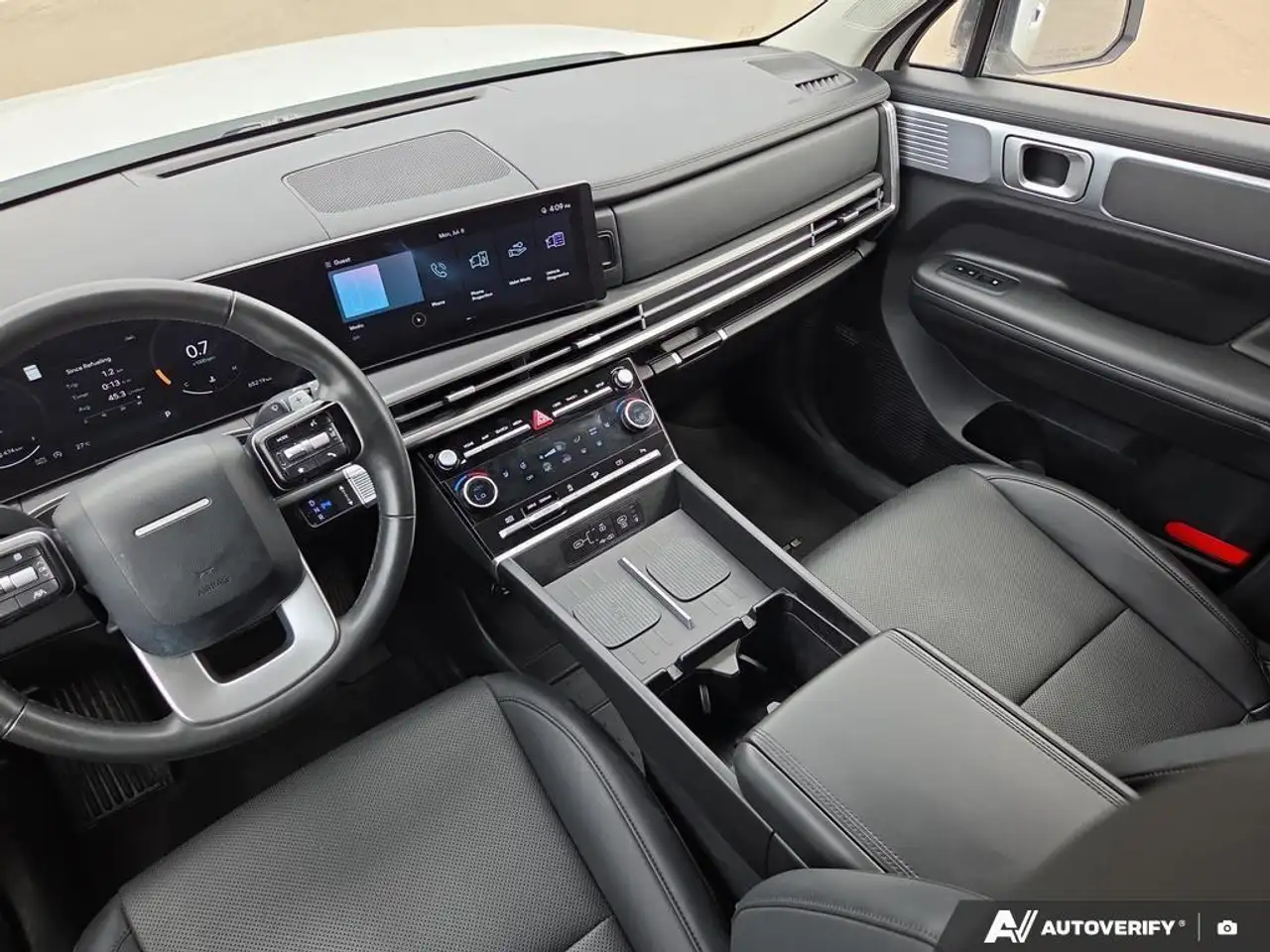 Hyundai SANTA FE photo Hyundai SANTA FE