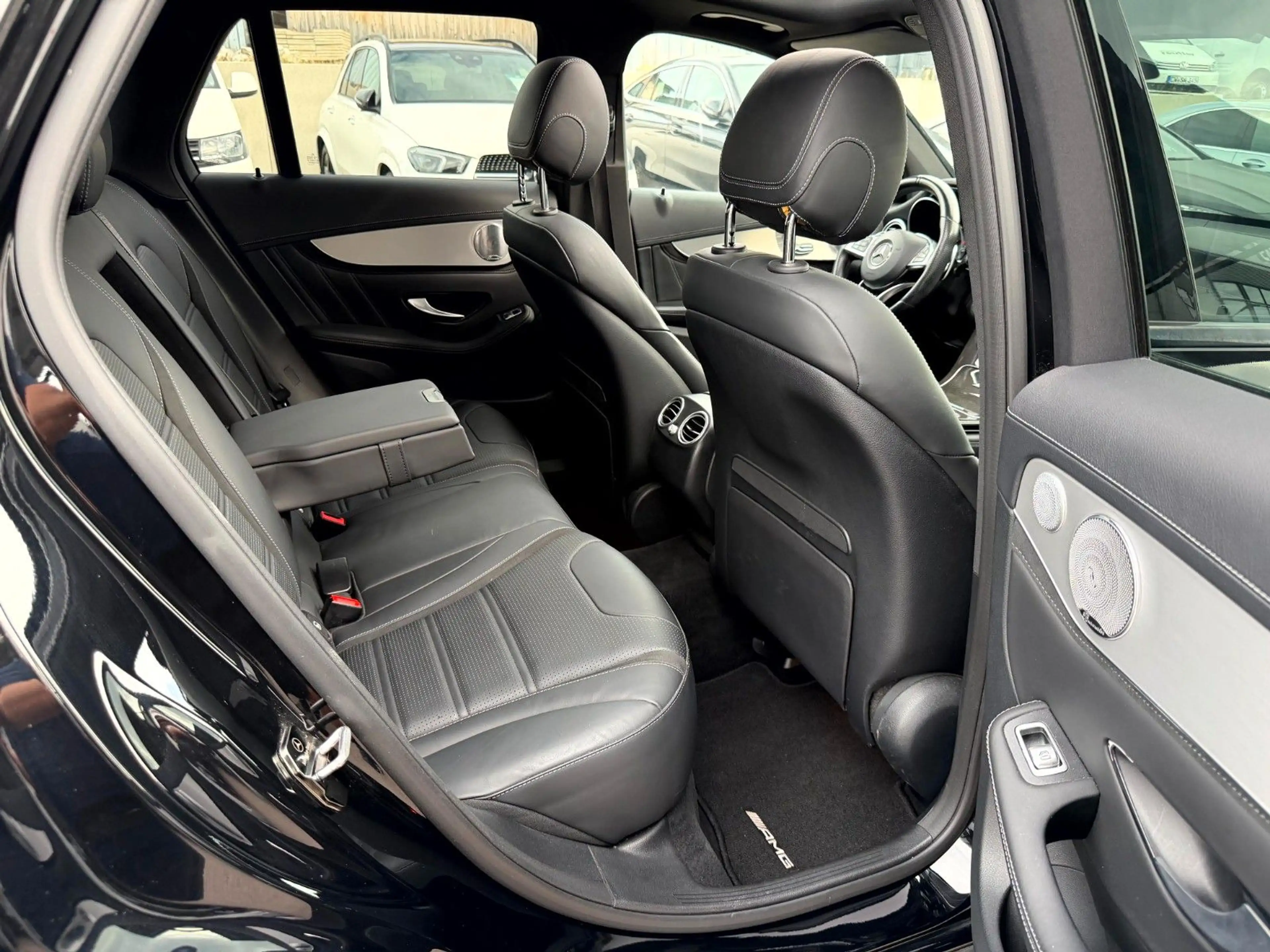 Mercedes-Benz GLC 63 AMG 4Matic Kamera_StandHz_Pano_Sitzklima — photo 11