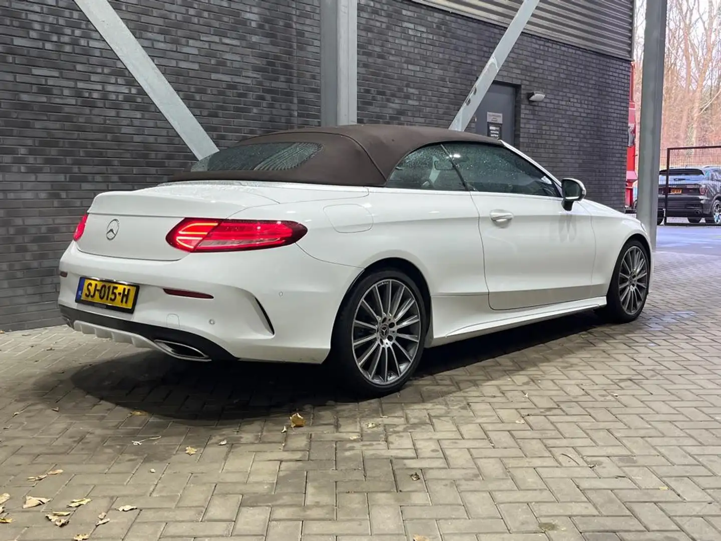 Mercedes-Benz C 180 Cabrio Premium Plus | Leder | 360° Camera | Stoelv Blanc - 2