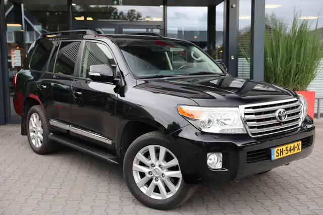 Toyota Land Cruiser 4.5 D EXECUTIVE A/T 5 SITZ MARGE
