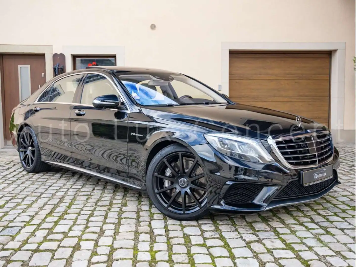 Mercedes-Benz S 63 AMG 4MATIC Lang/Burmester 3D/Kühlfach/Fond-Ent Černá - 2