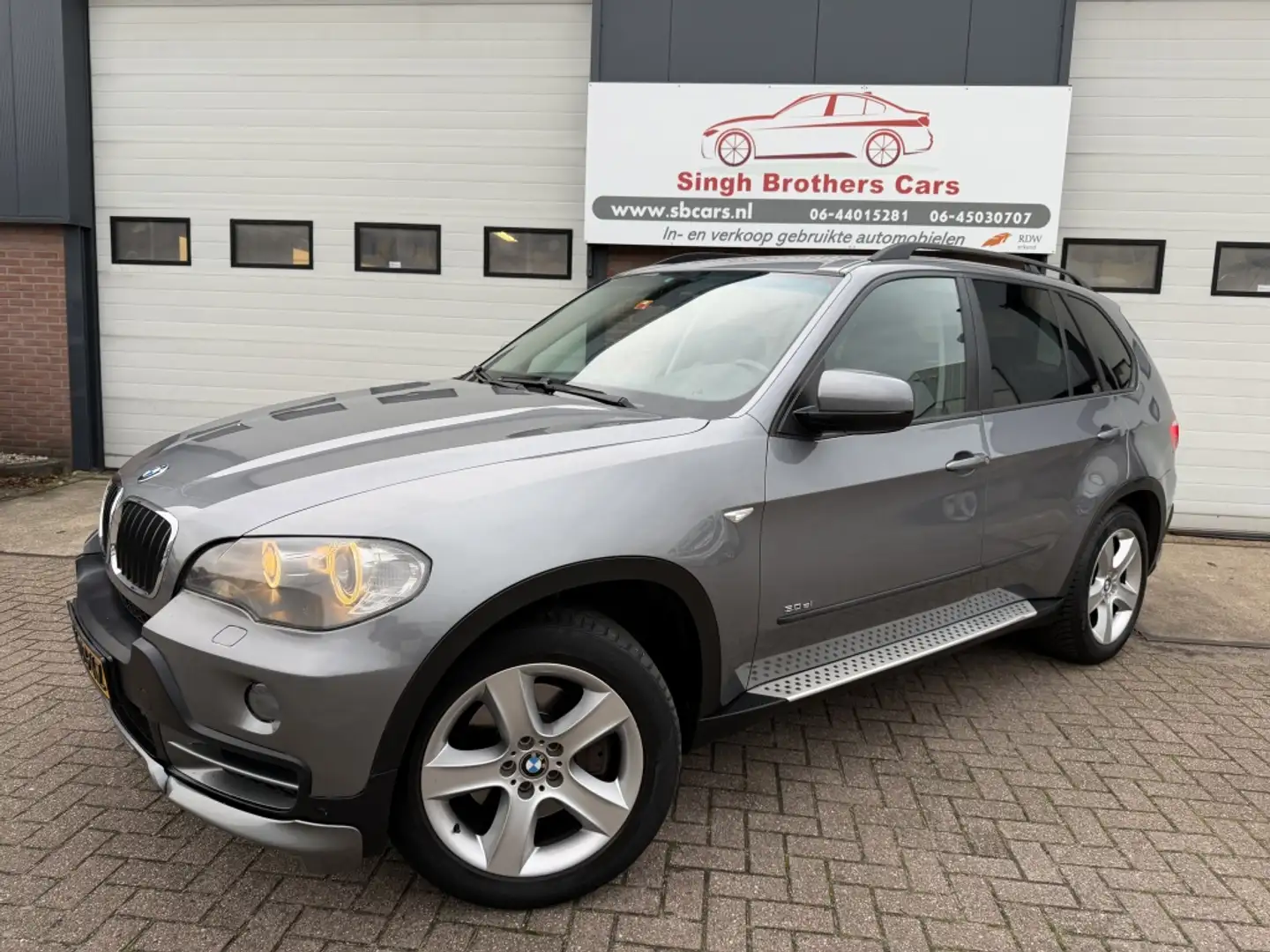 BMW X5 xDrive30i/Leer/Navi/trekhaak/7pers/Yongtimer!!! Grijs - 2