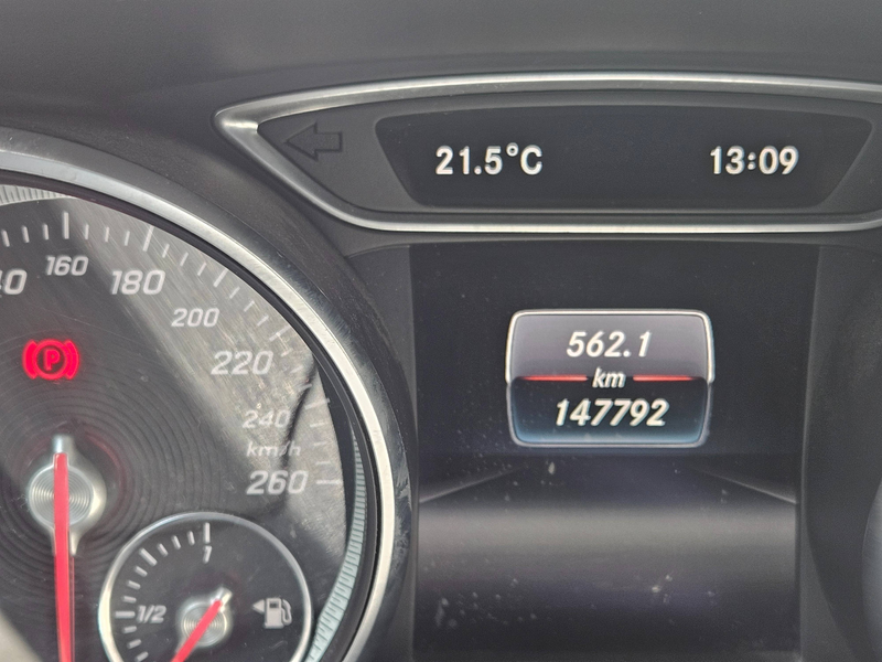 Mercedes-Benz CLA 180 CLA 180 d — photo 9