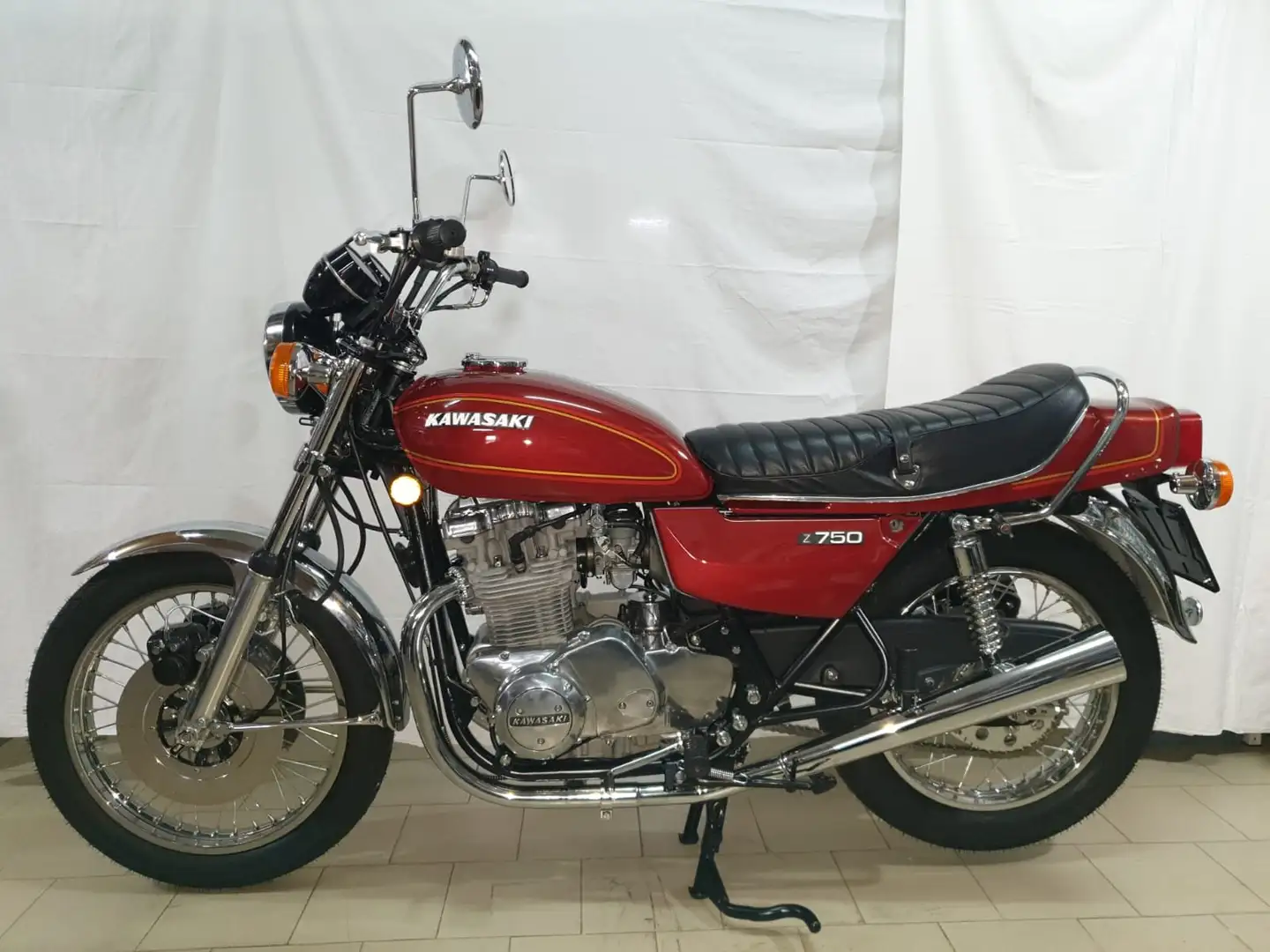 Kawasaki KZ 750 Classica crvena - 2