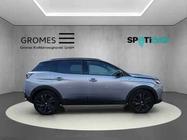 Peugeot 3008 view 2